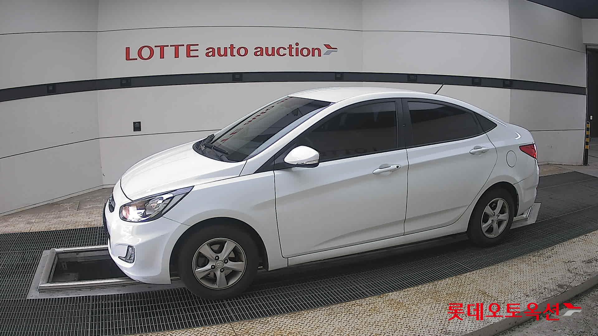 Hyundai Accent 2014 - Image 12