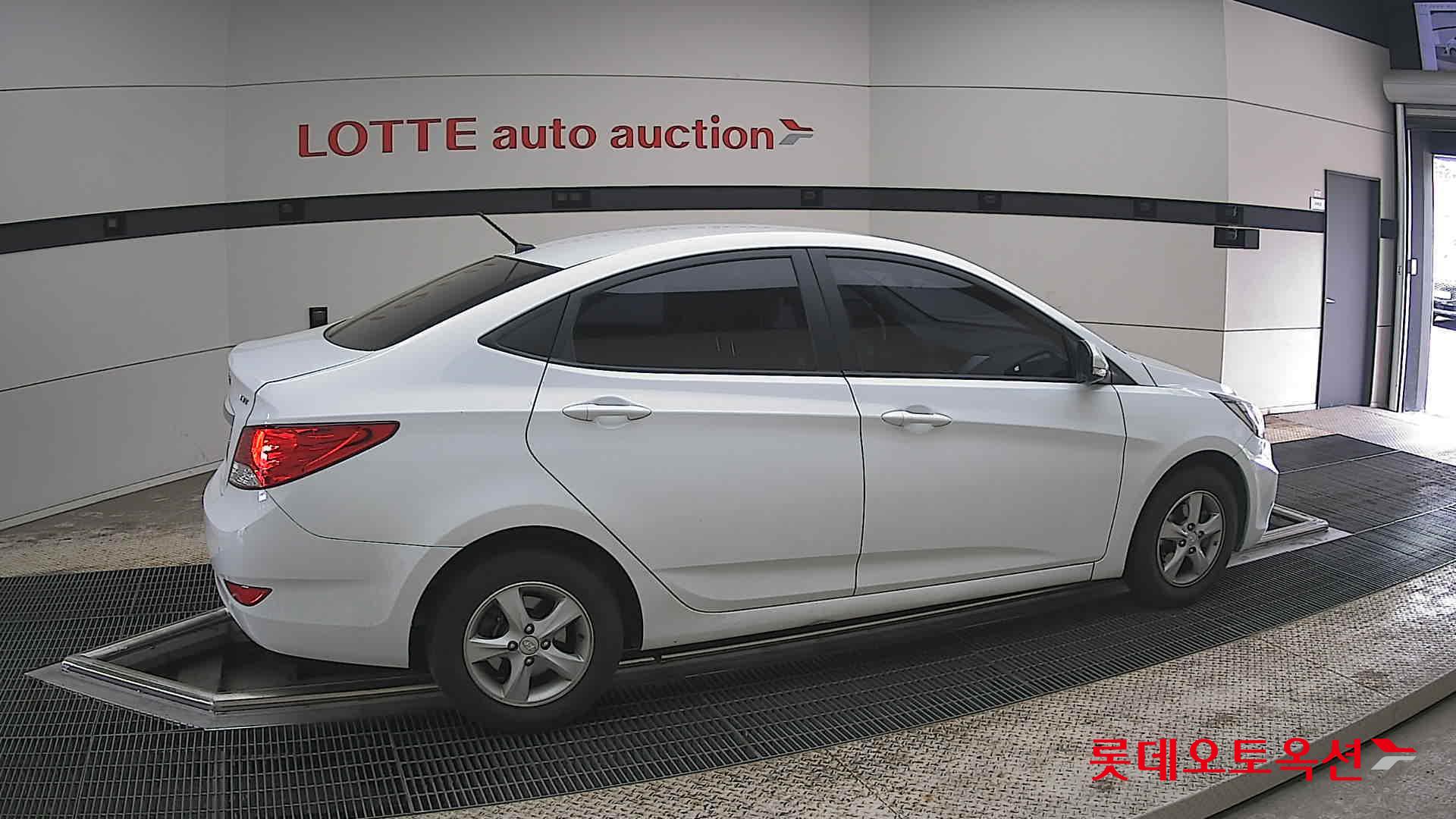Hyundai Accent 2014 - Image 20