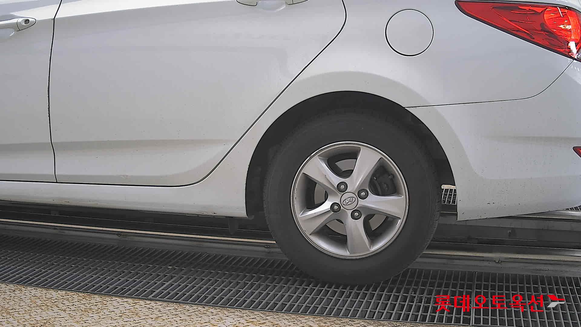 Hyundai Accent 2014 - Image 26