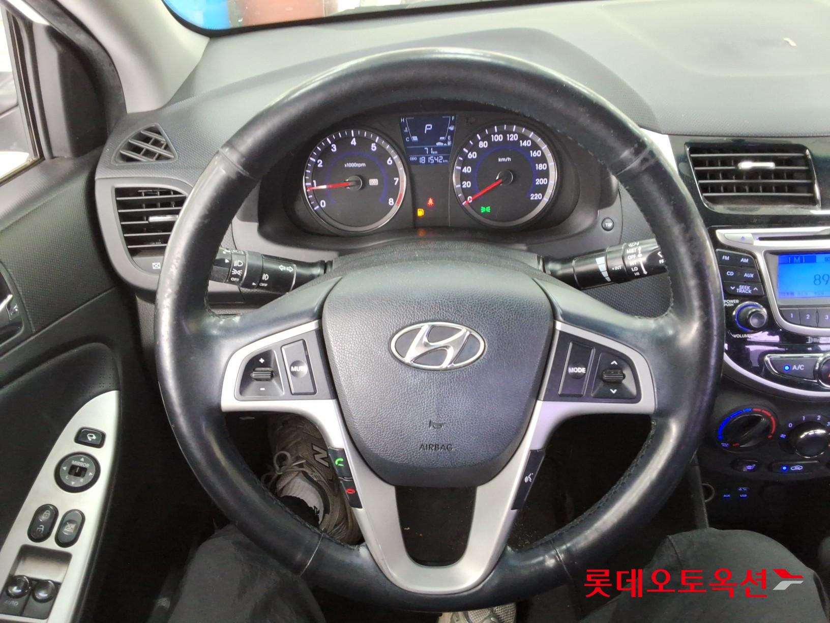 Hyundai Accent 2014 - Image 30