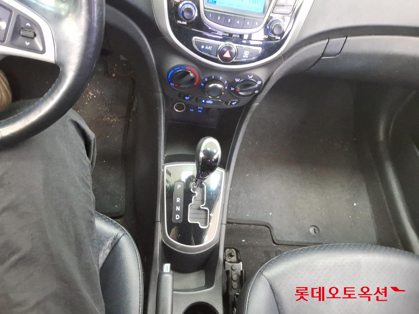 Hyundai Accent 2014 - Image 34