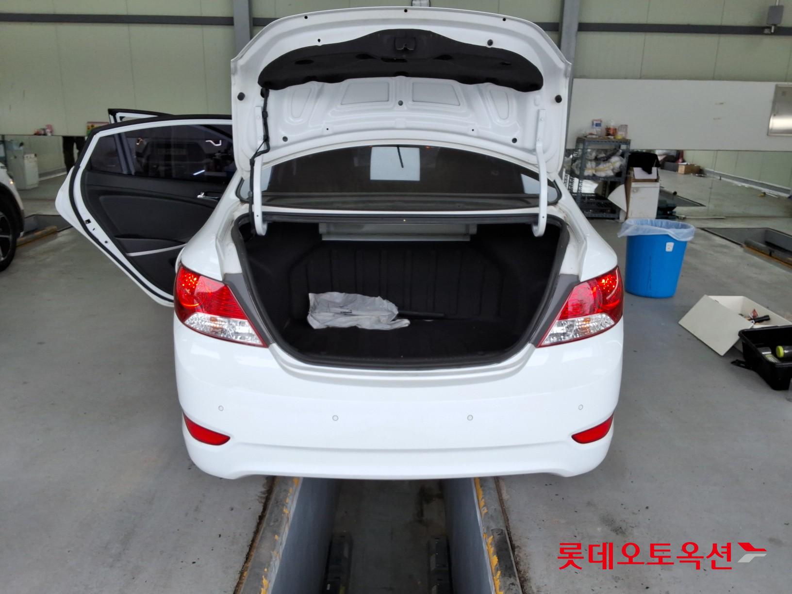 Hyundai Accent 2014 - Image 37