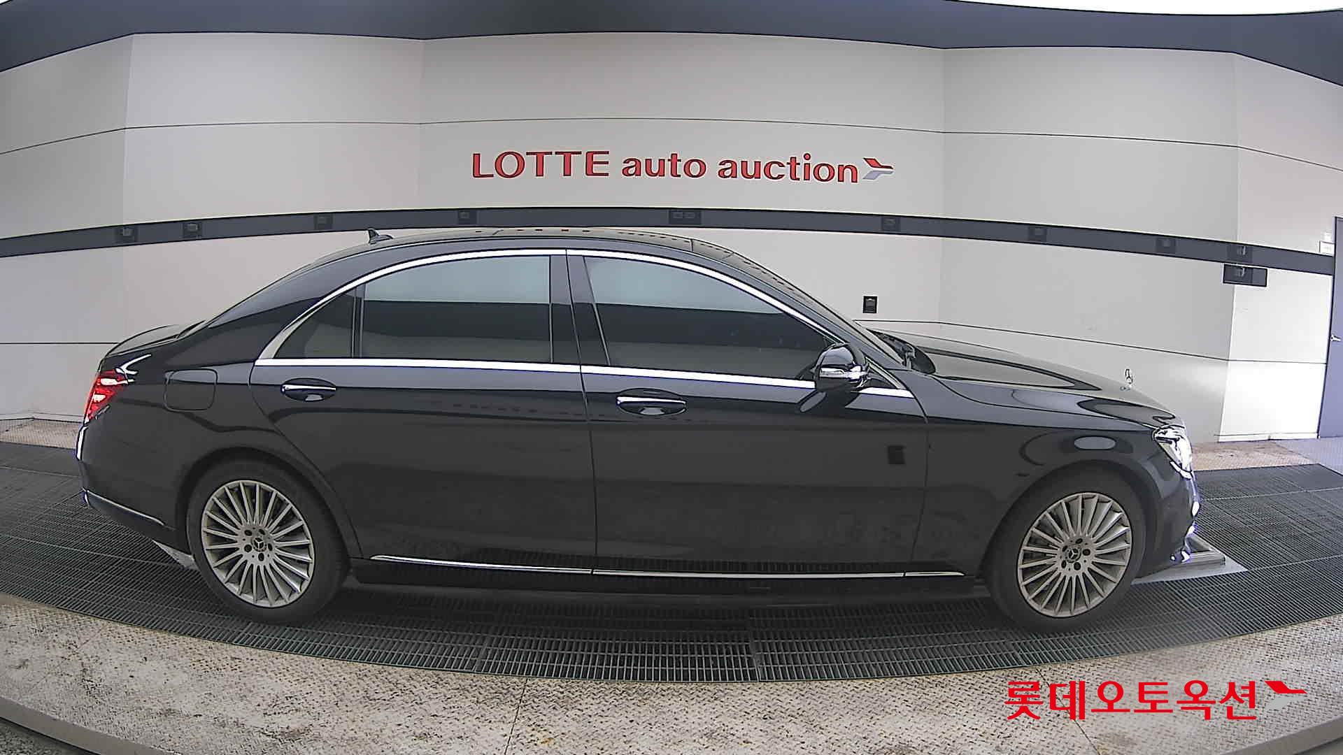 Mercedes-Benz S-Class - 21