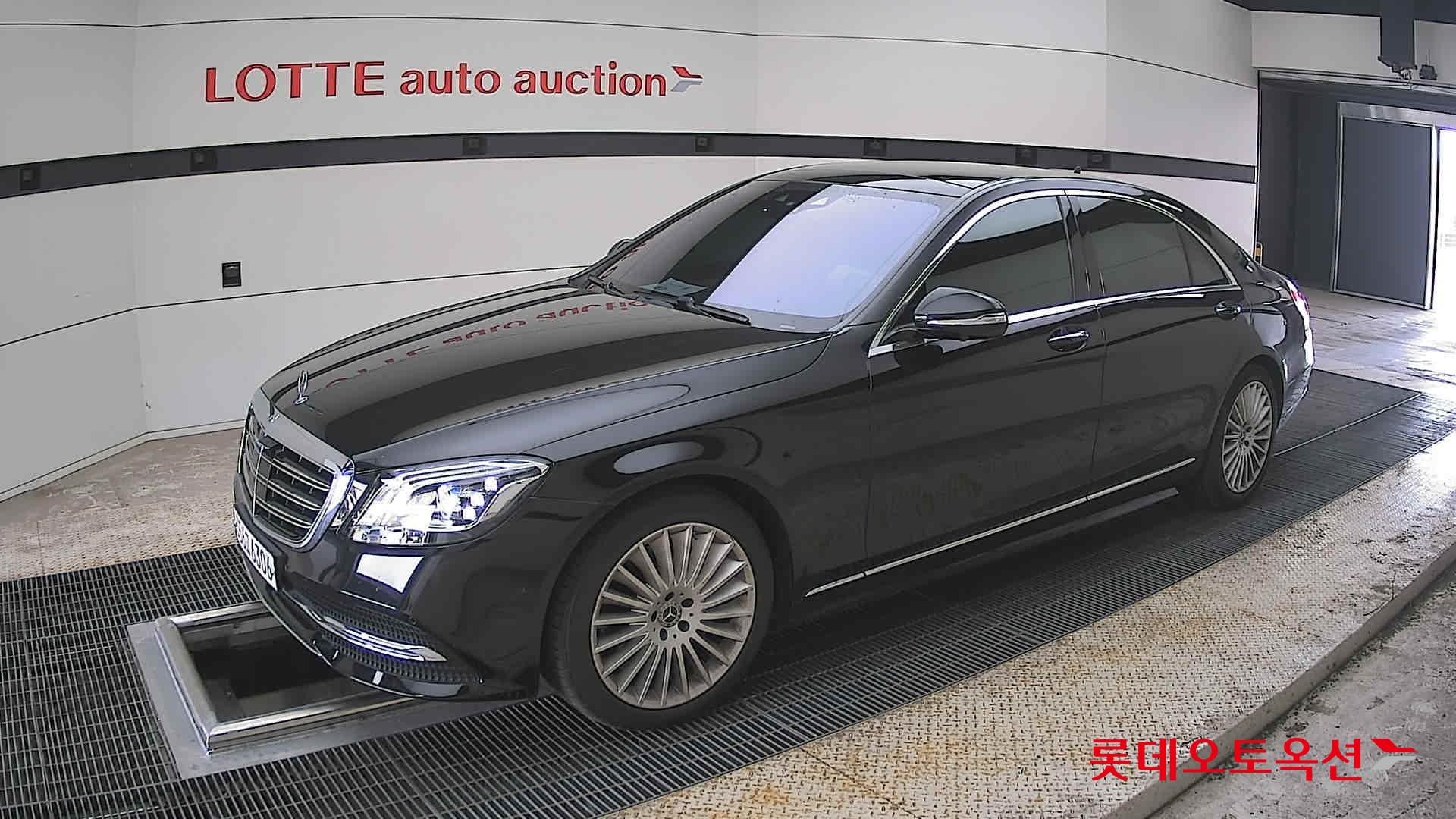 Mercedes-Benz S-Class - 11