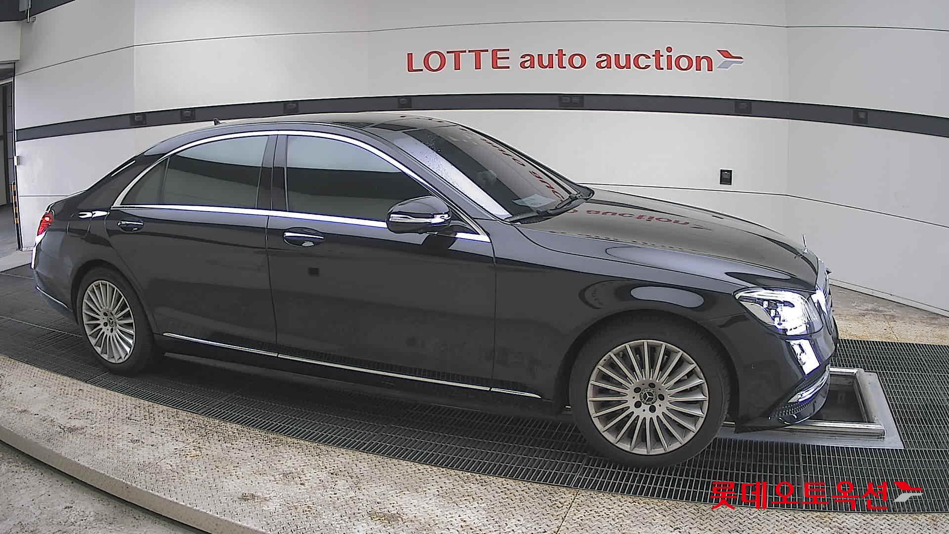 Mercedes-Benz S-Class - 22