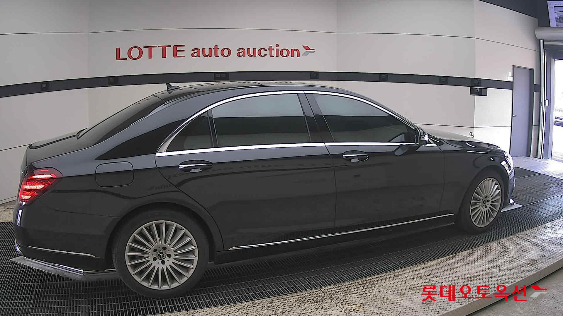 Mercedes-Benz S-Class - 20