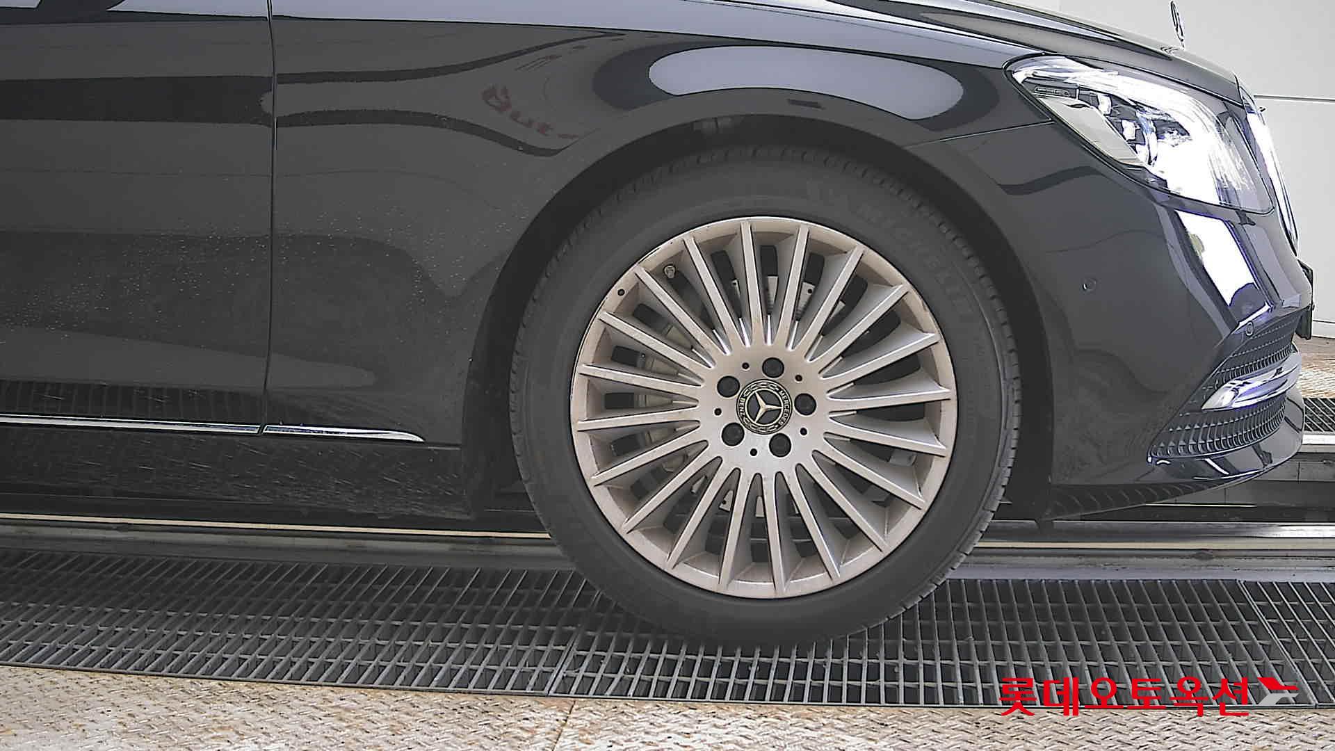 Mercedes-Benz S-Class - 27