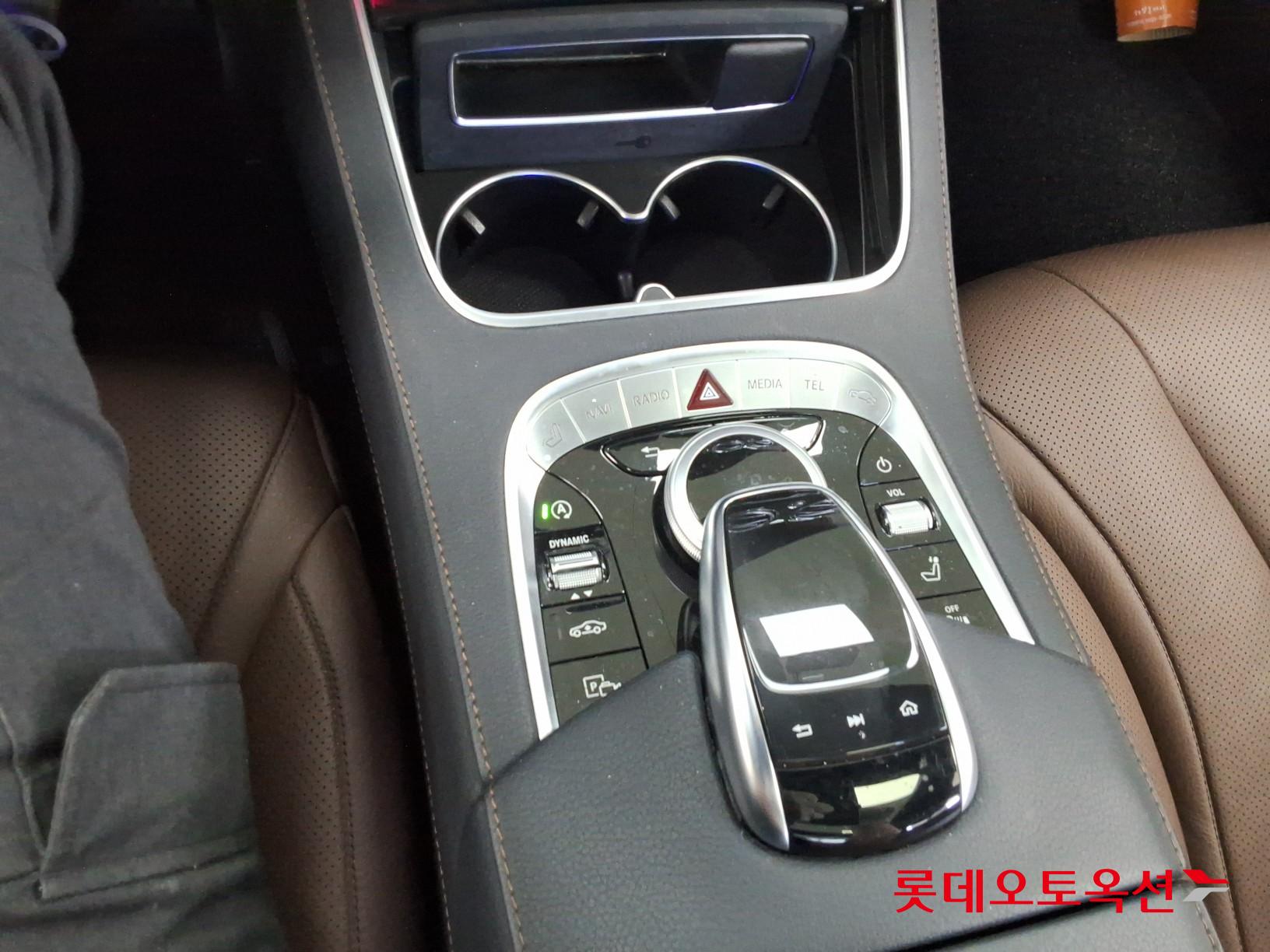 Mercedes-Benz S-Class - 34