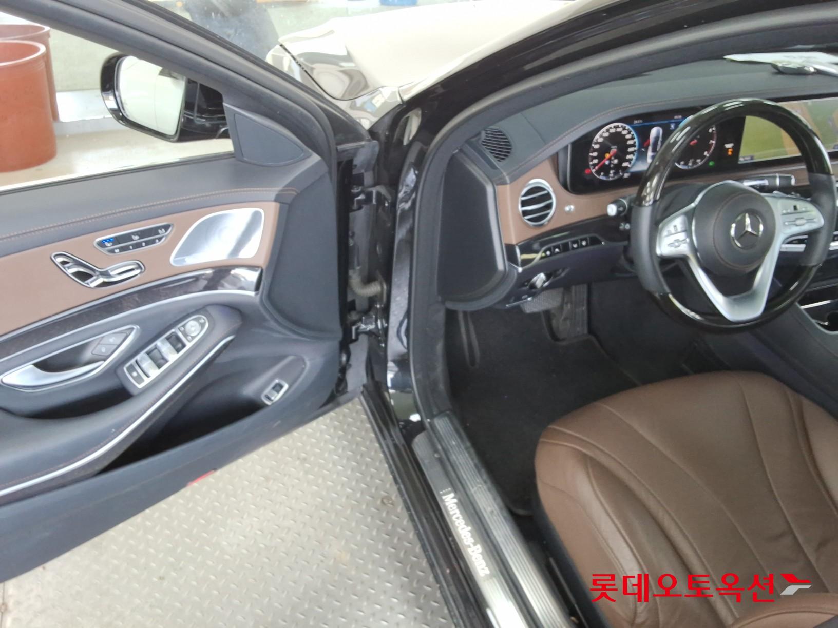 Mercedes-Benz S-Class - 37