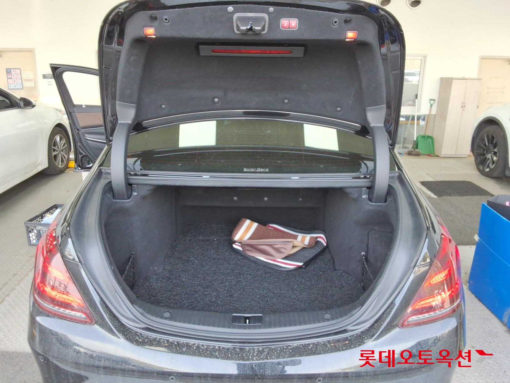 Mercedes-Benz S-Class - 9