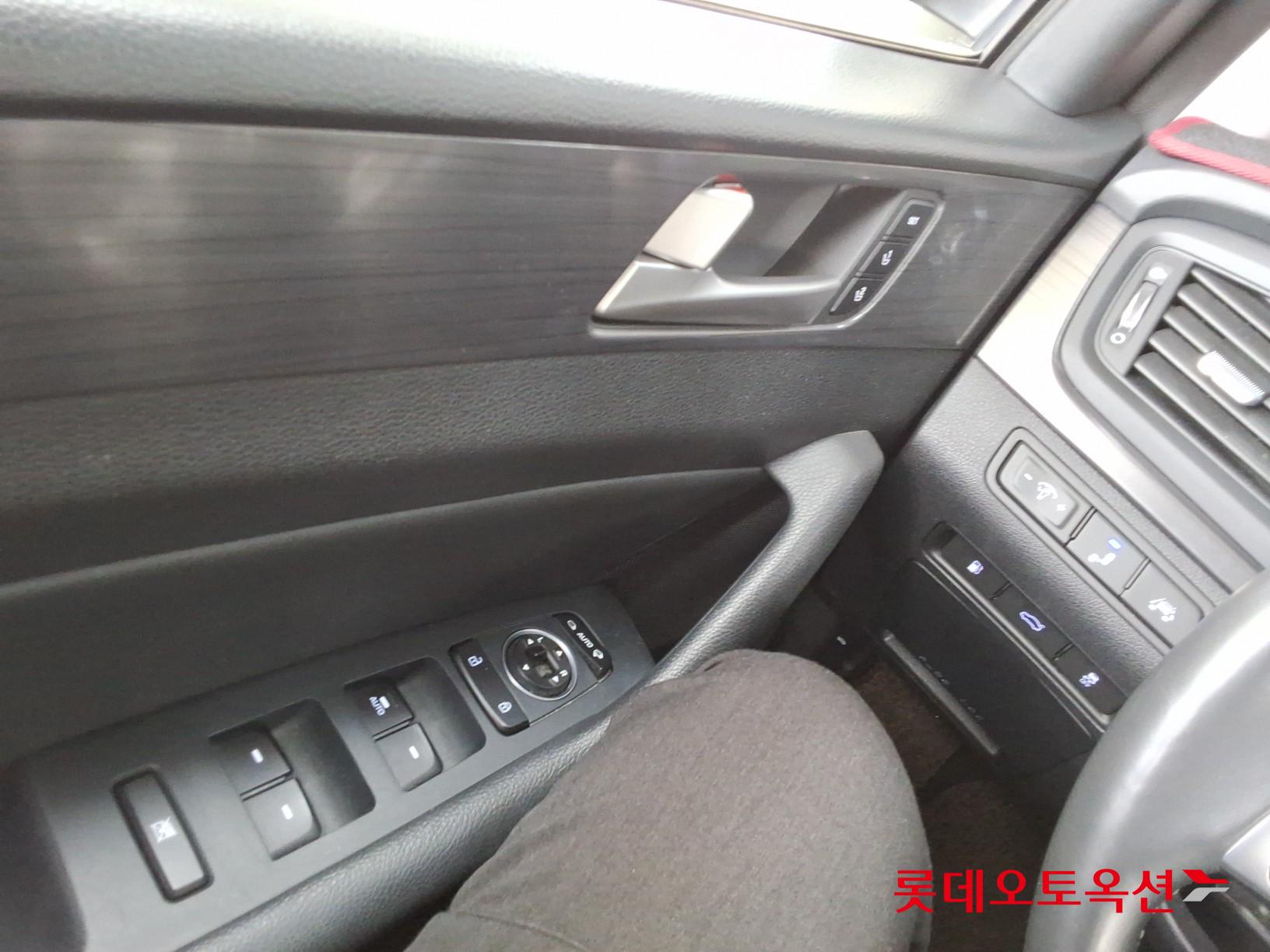 Hyundai Sonata 2019 - Image 29