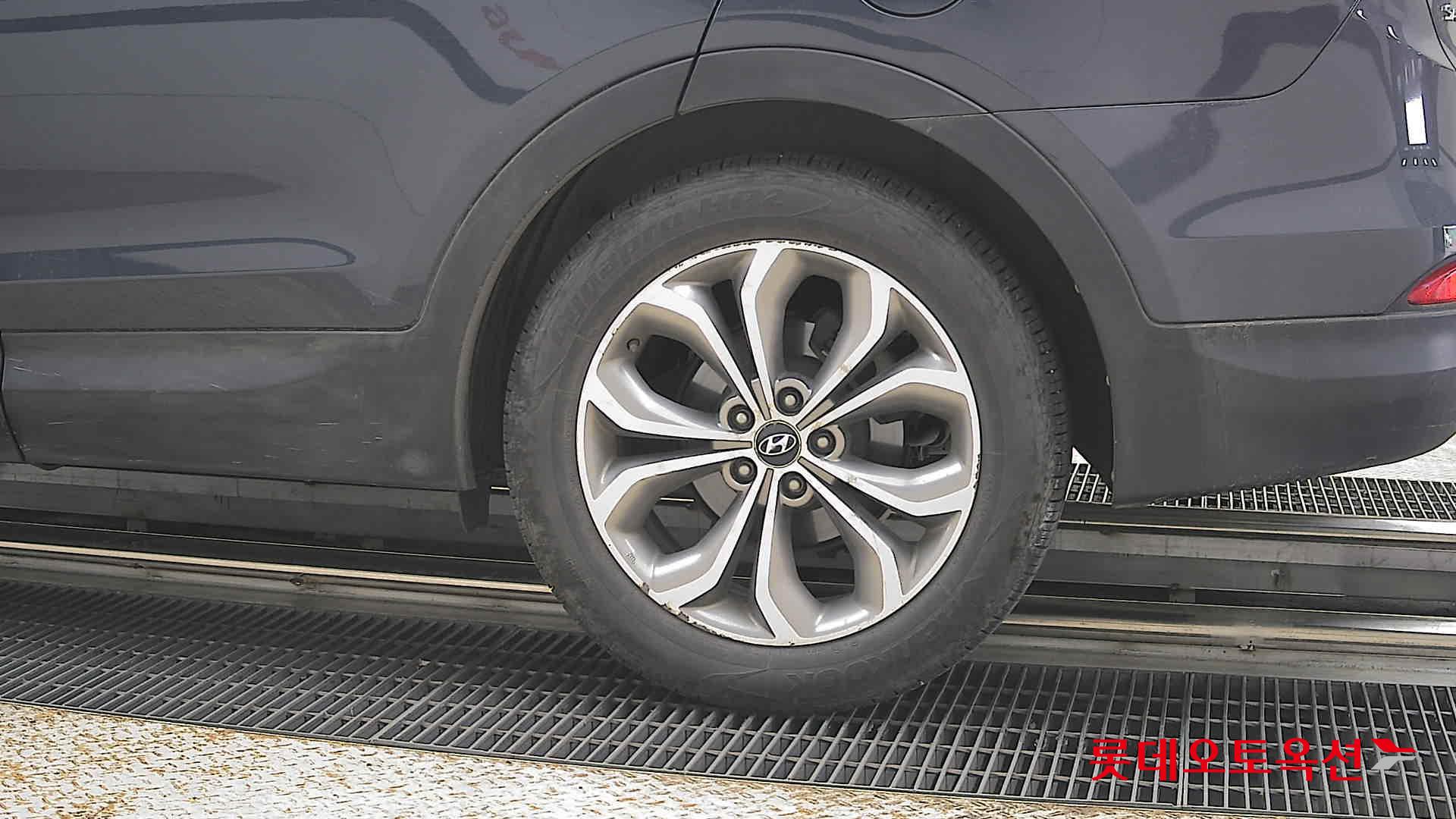 Hyundai Santa Fe 2013 - Image 26