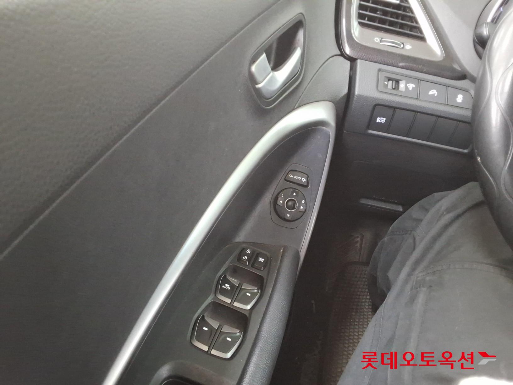 Hyundai Santa Fe 2013 - Image 29