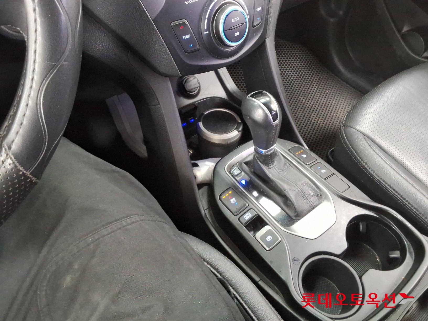 Hyundai Santa Fe 2013 - Image 33