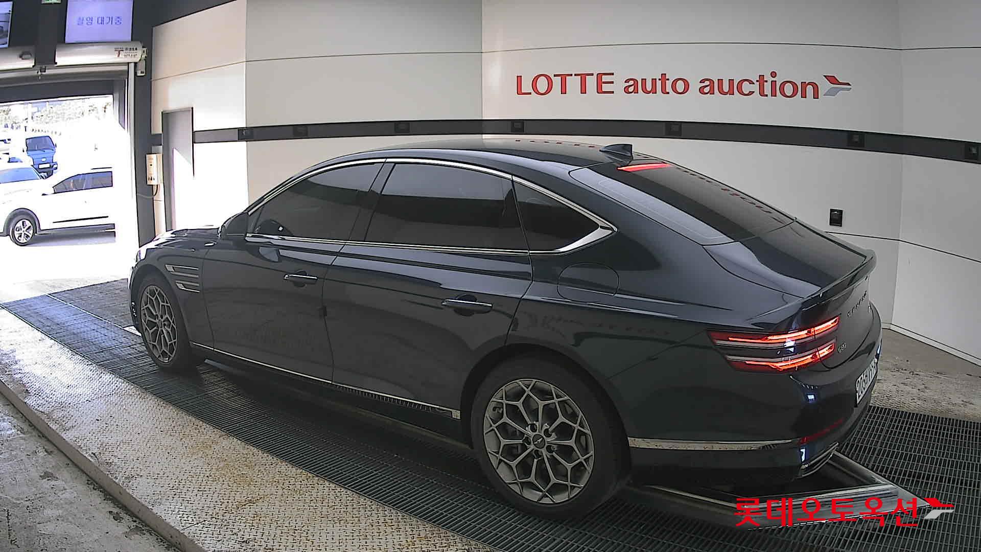 Genesis G80 - 15