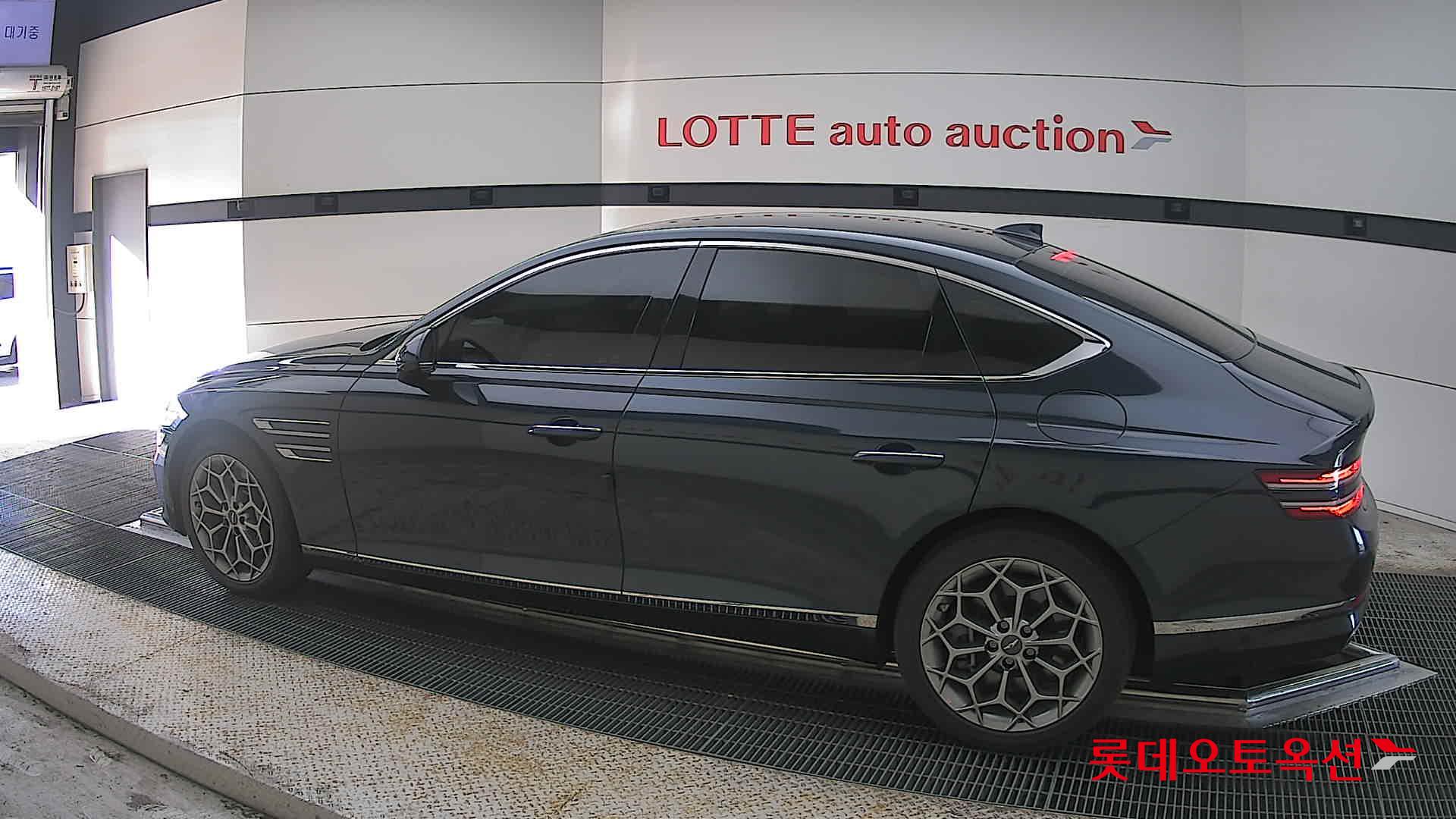 Genesis G80 - 14