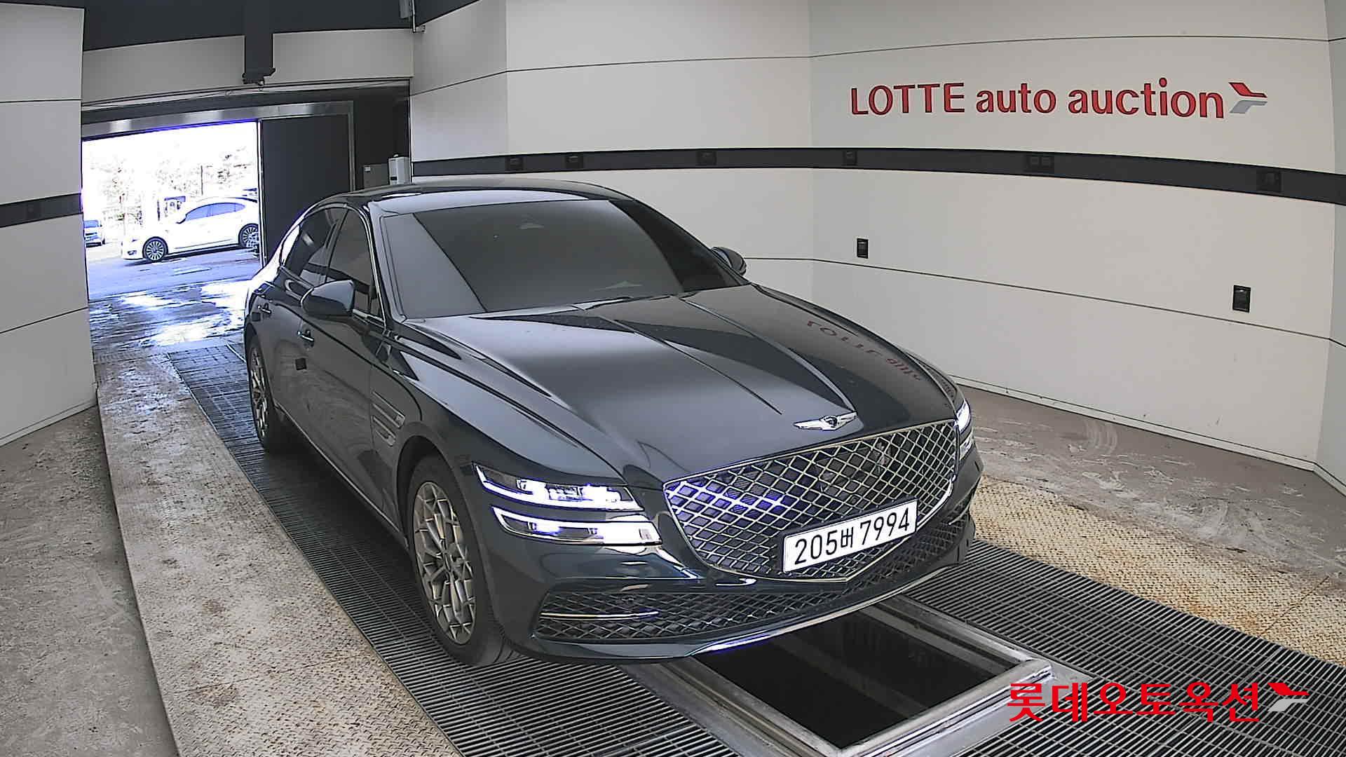 Genesis G80 - 24
