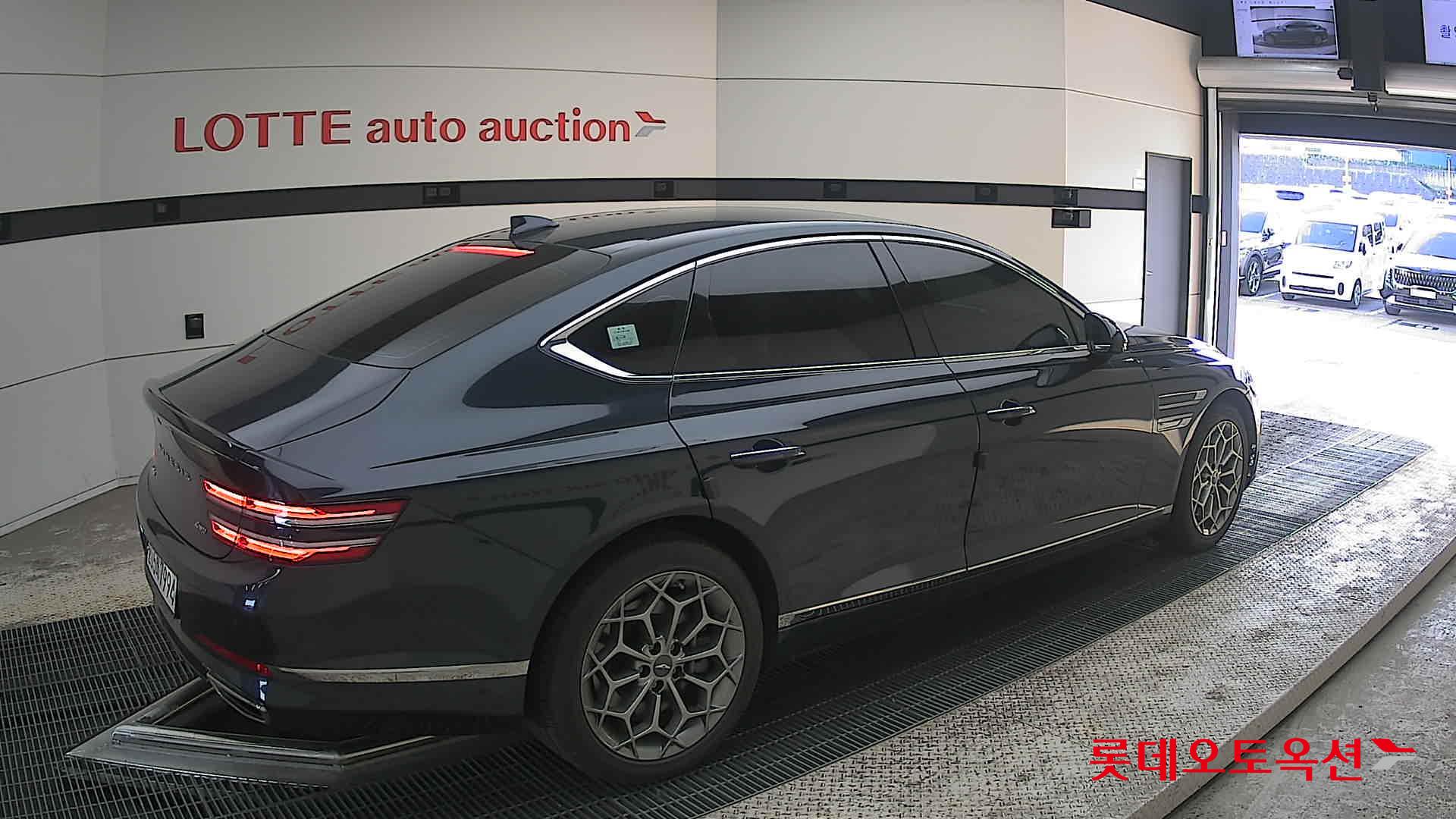 Genesis G80 - 19