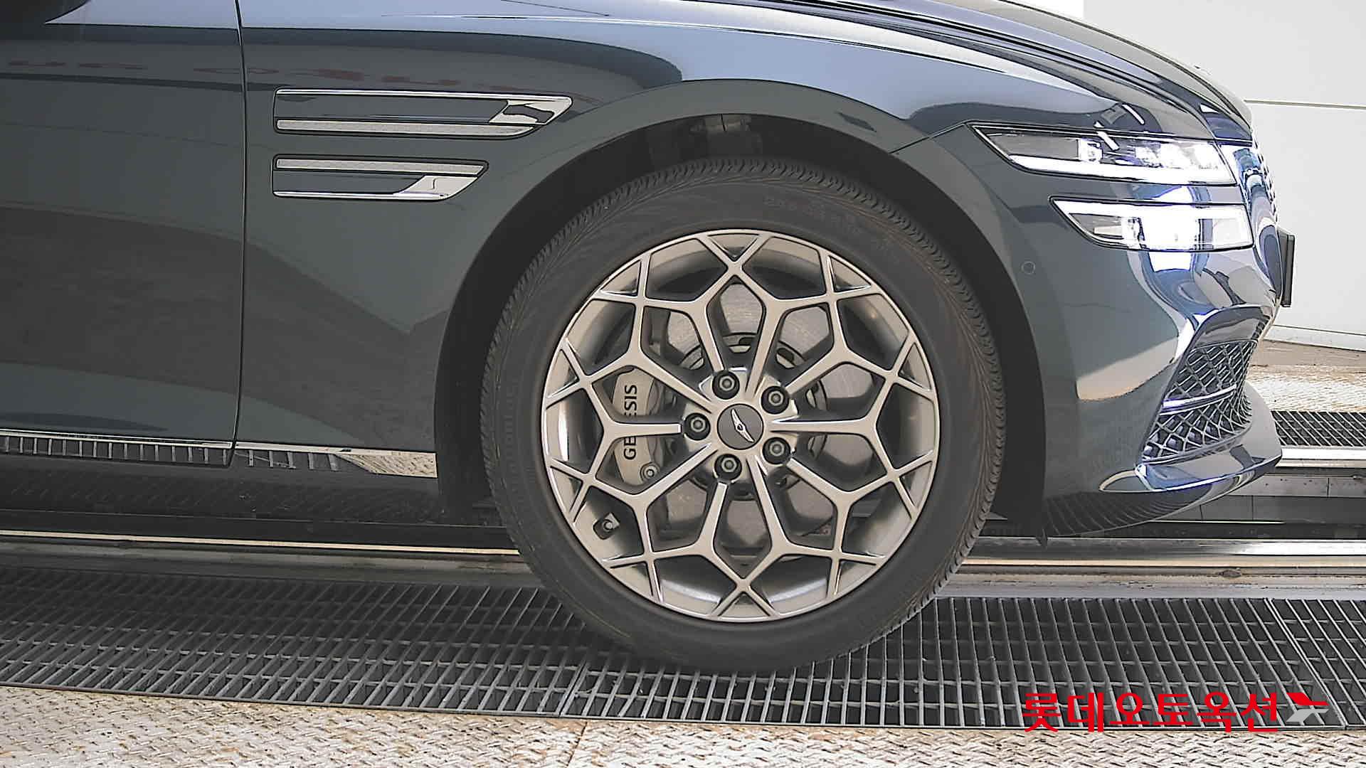 Genesis G80 - 27