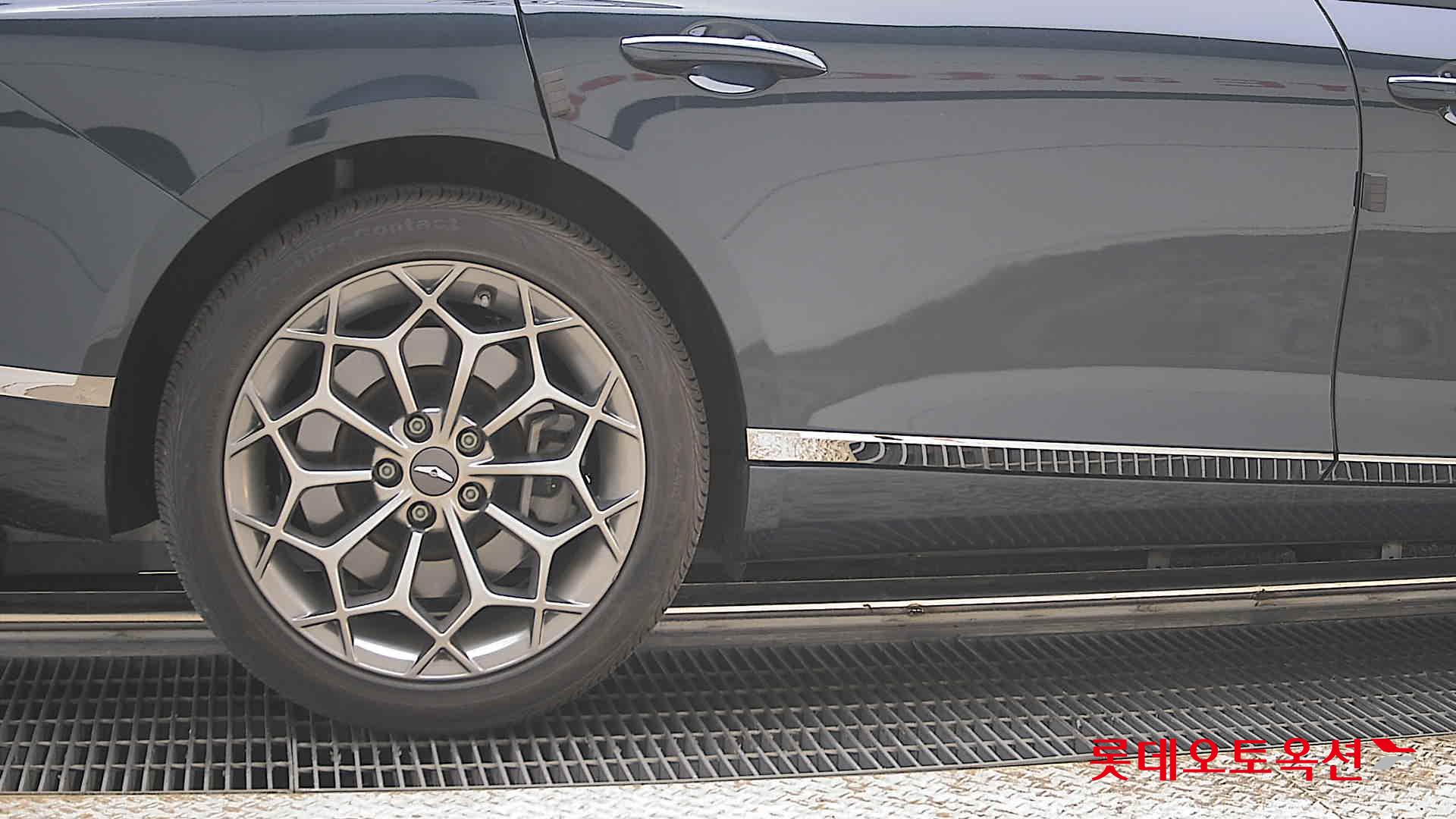 Genesis G80 - 28
