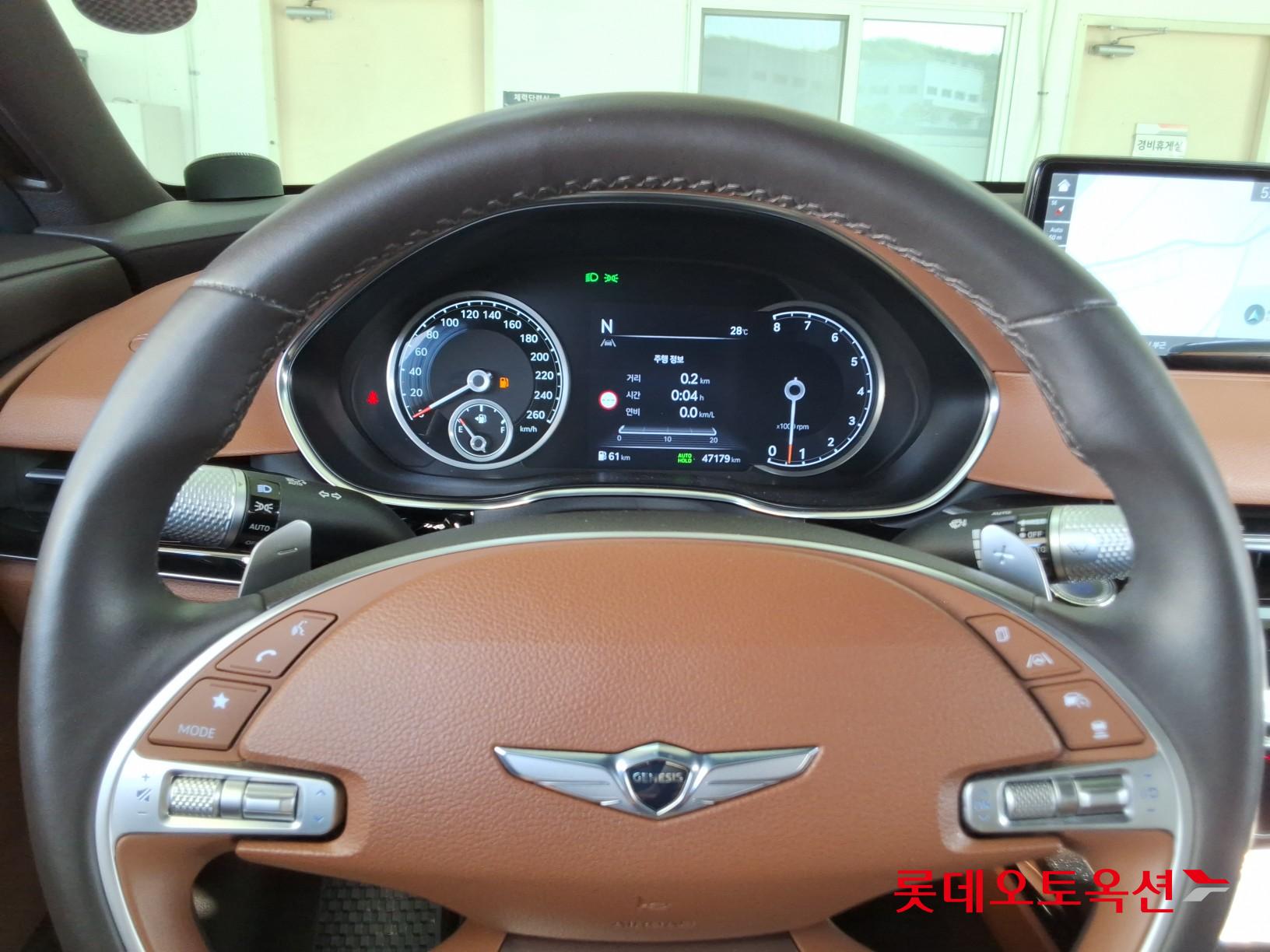 Genesis G80 - 30