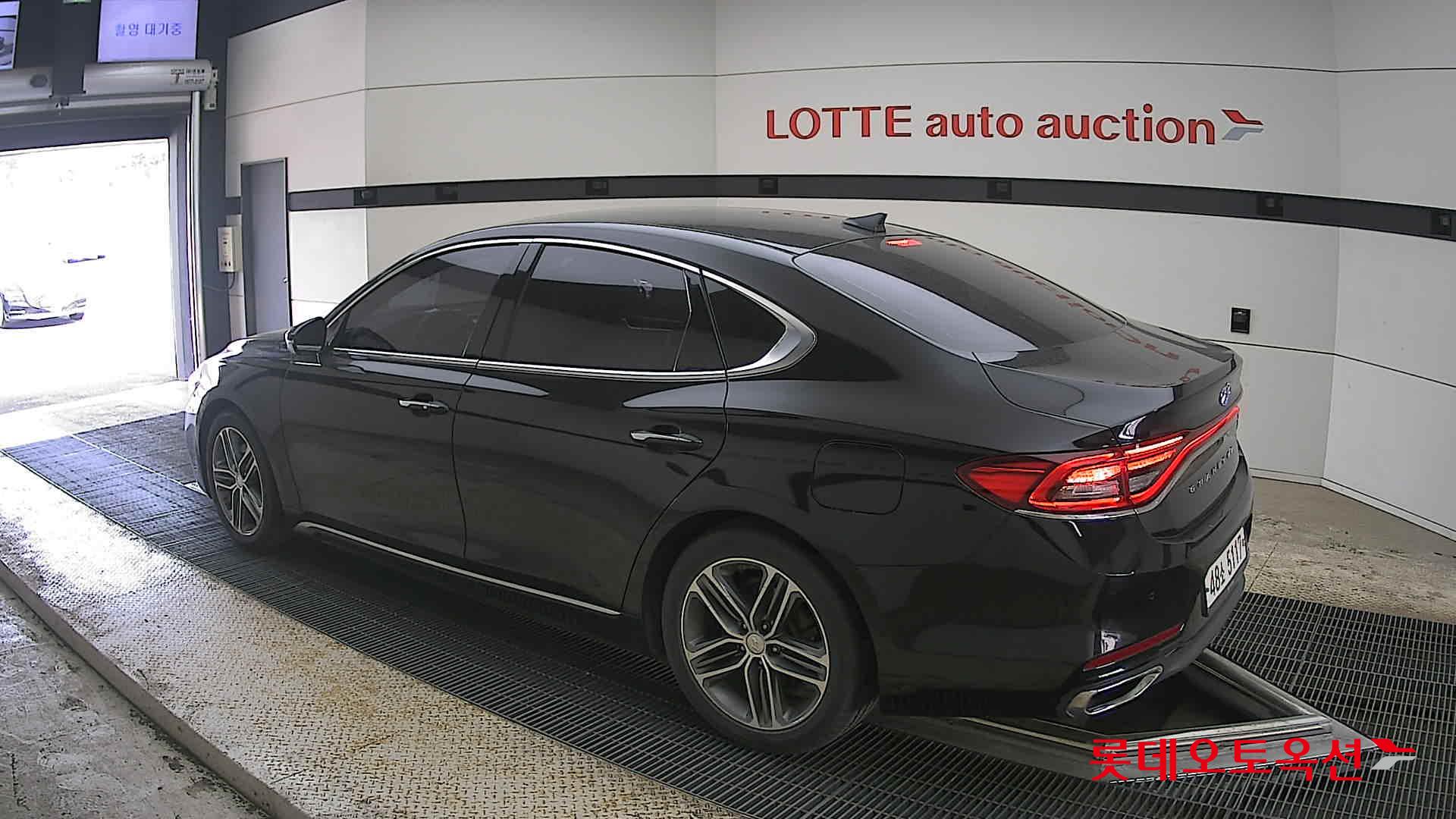 Hyundai Grandeur 2017 - Image 15