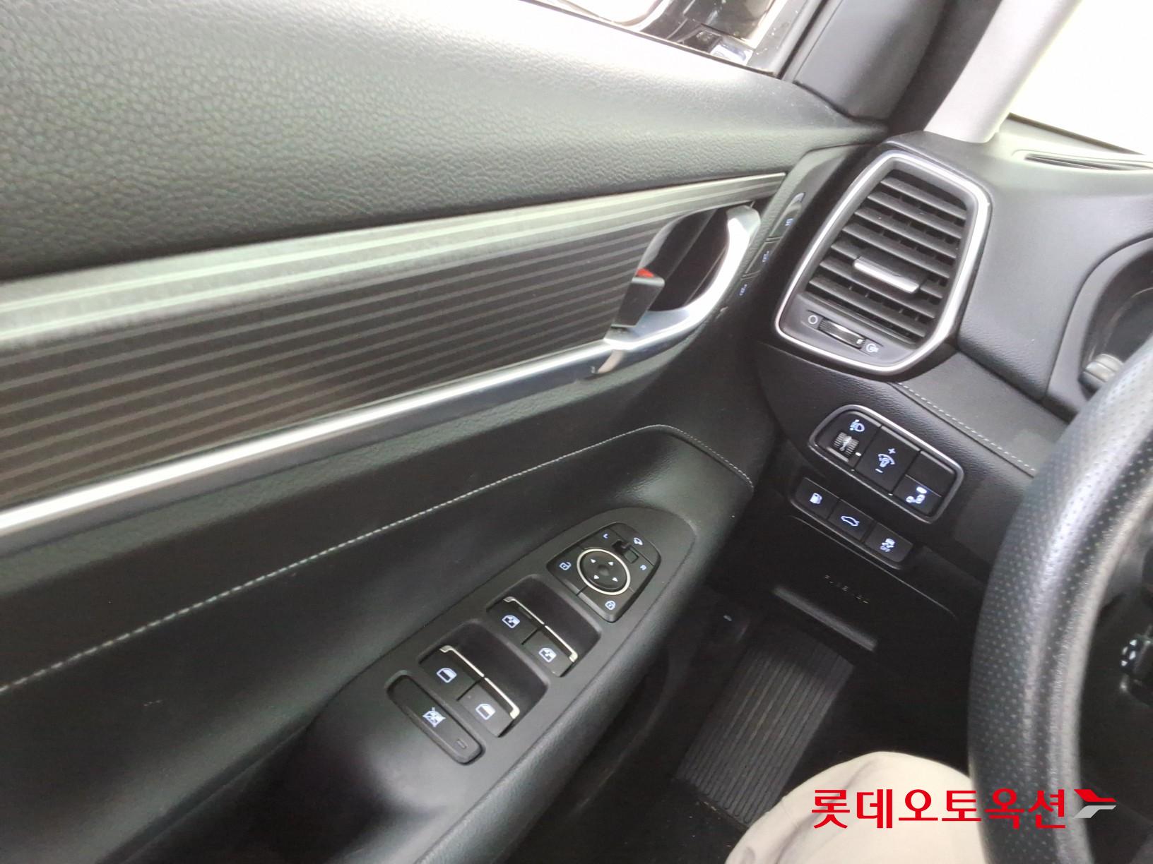 Hyundai Grandeur 2017 - Image 29