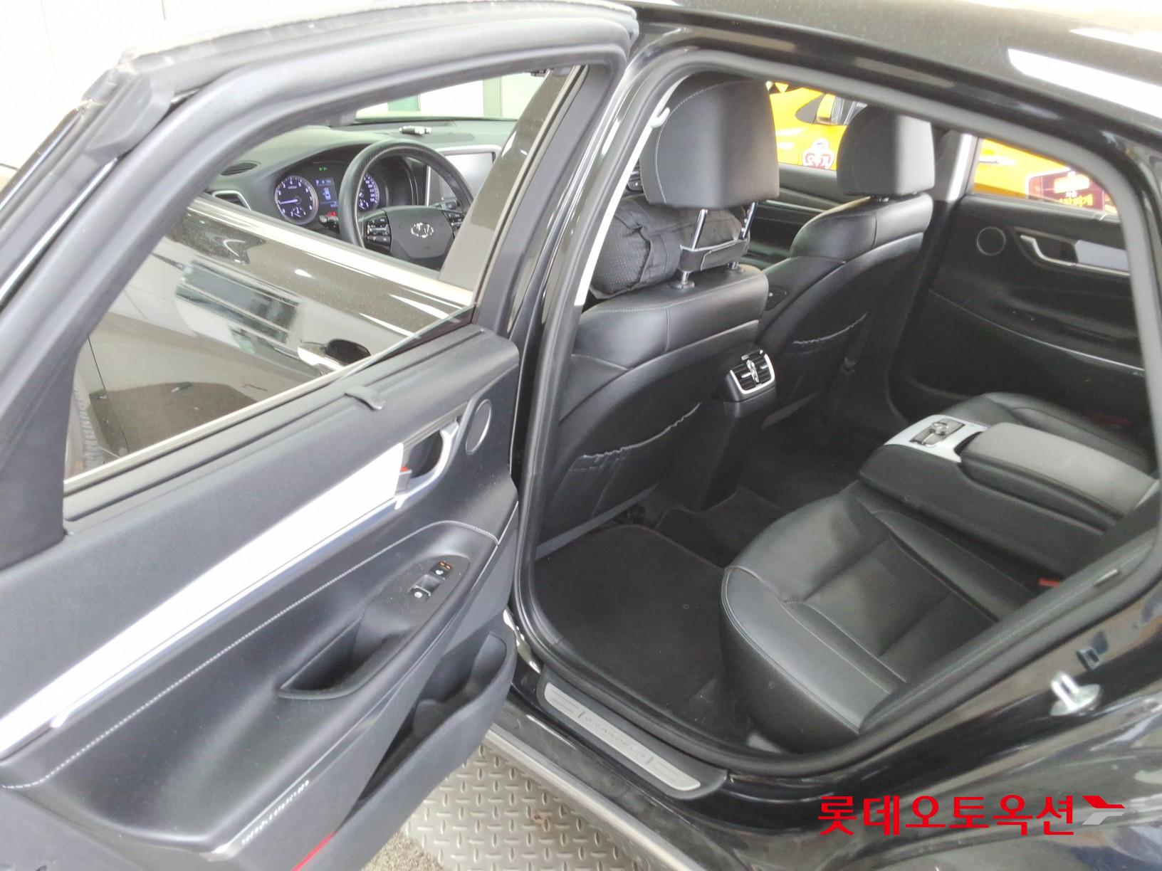 Hyundai Grandeur 2017 - Image 37