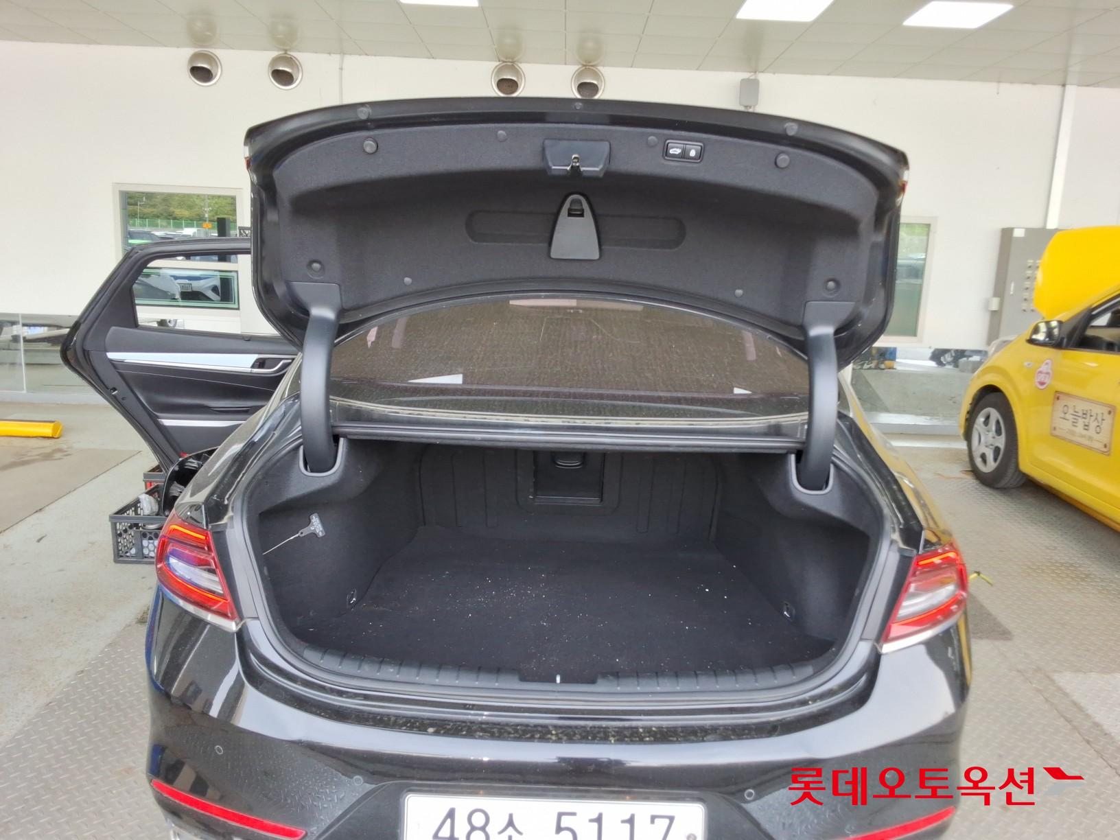 Hyundai Grandeur 2017 - Image 9