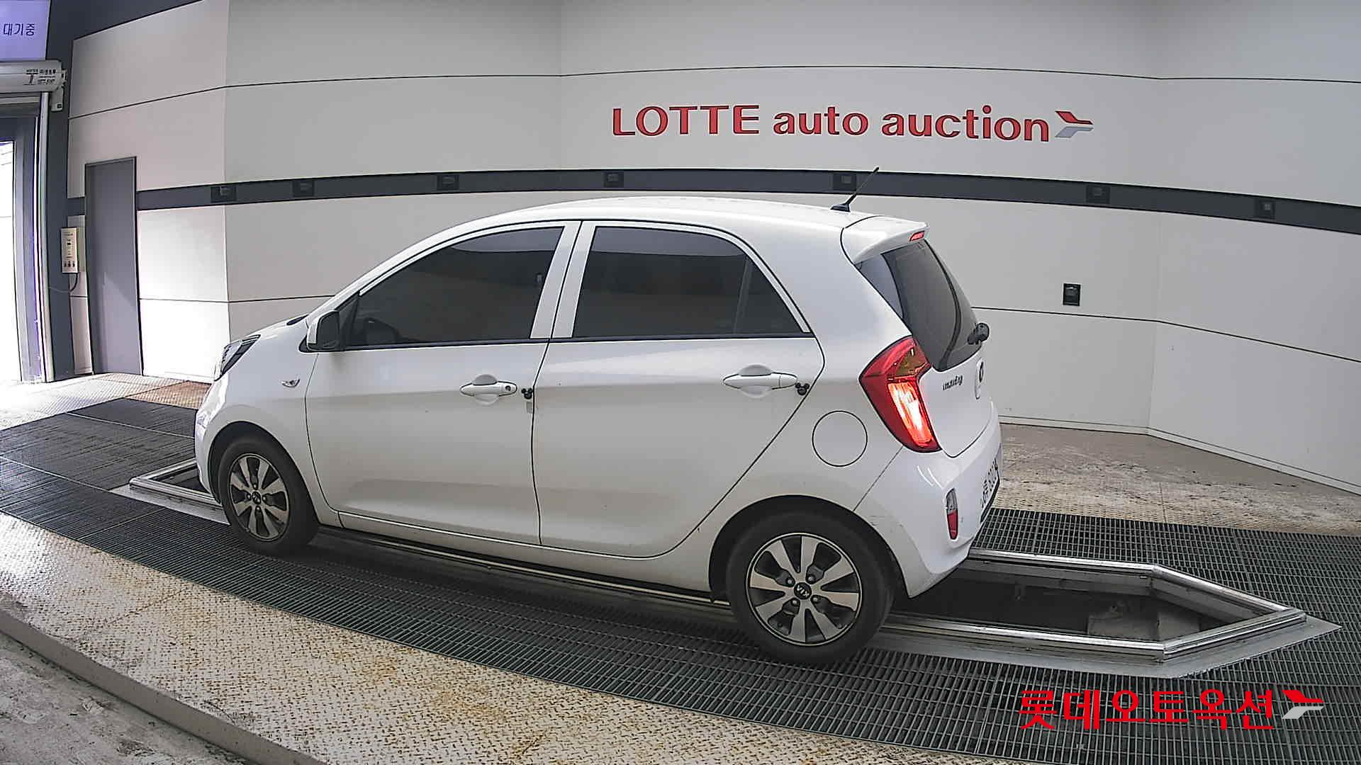 Kia Morning 2013 - Image 14