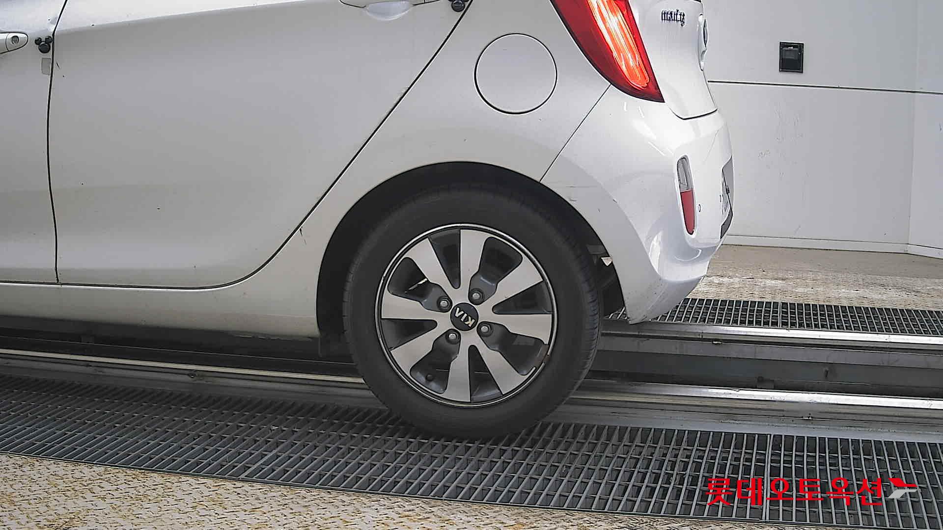 Kia Morning 2013 - Image 26