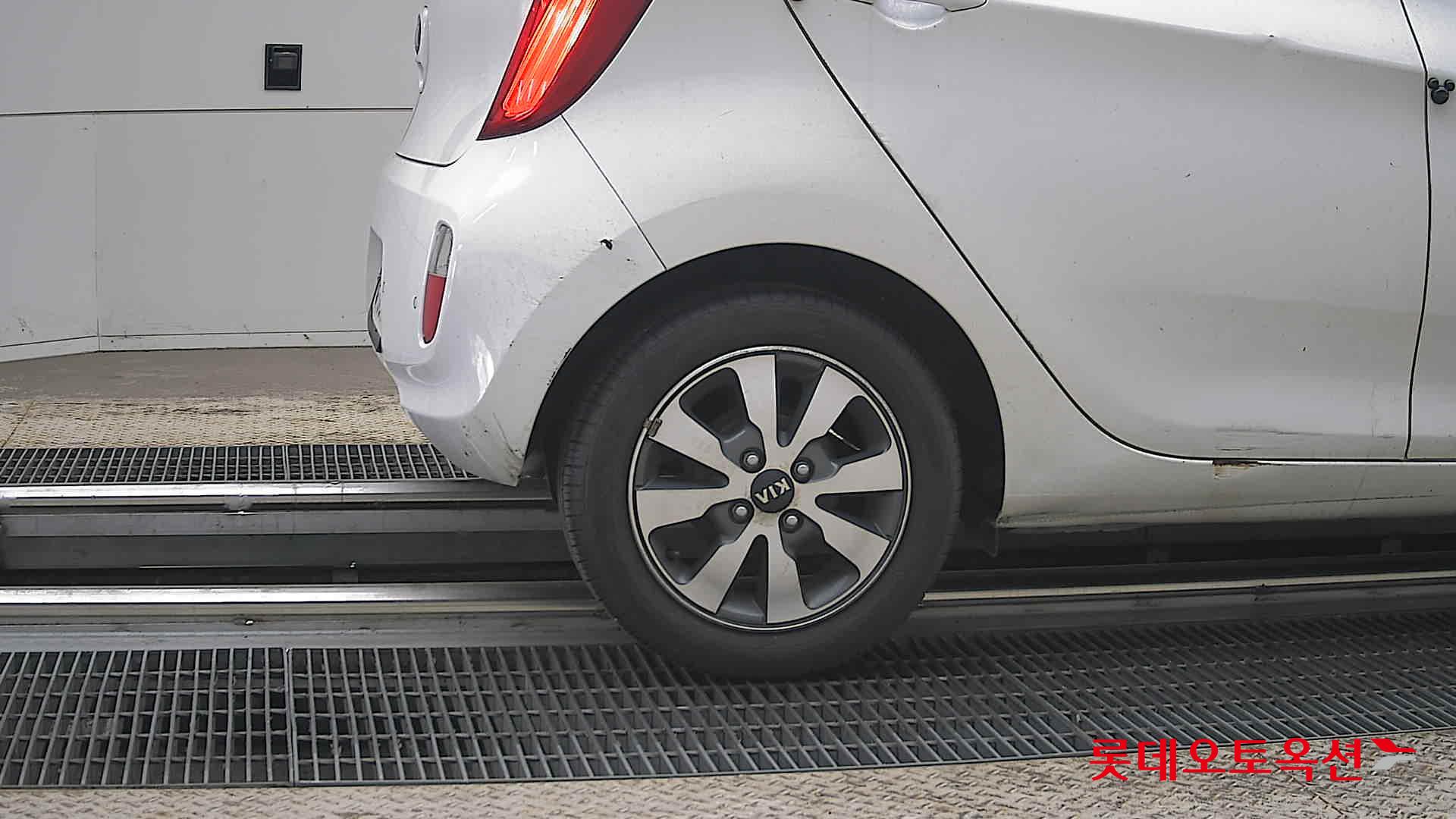 Kia Morning 2013 - Image 28