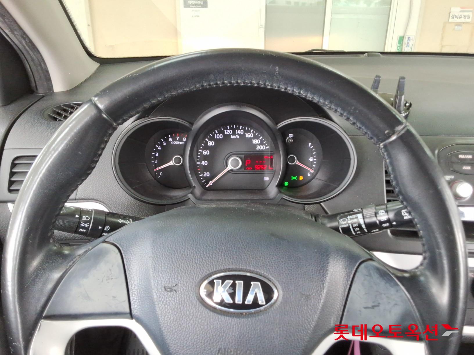 Kia Morning 2013 - Image 30