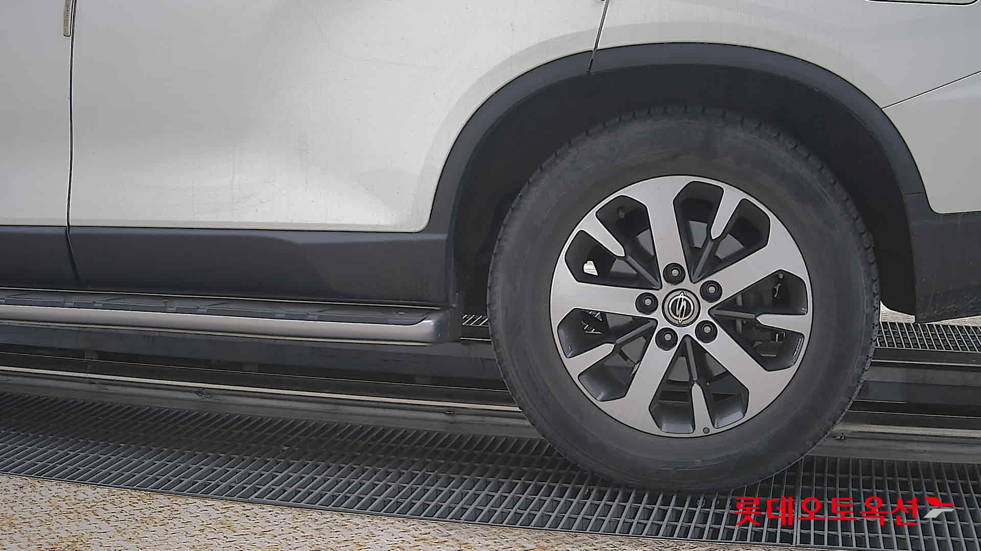 KG Mobility Rexton - 26