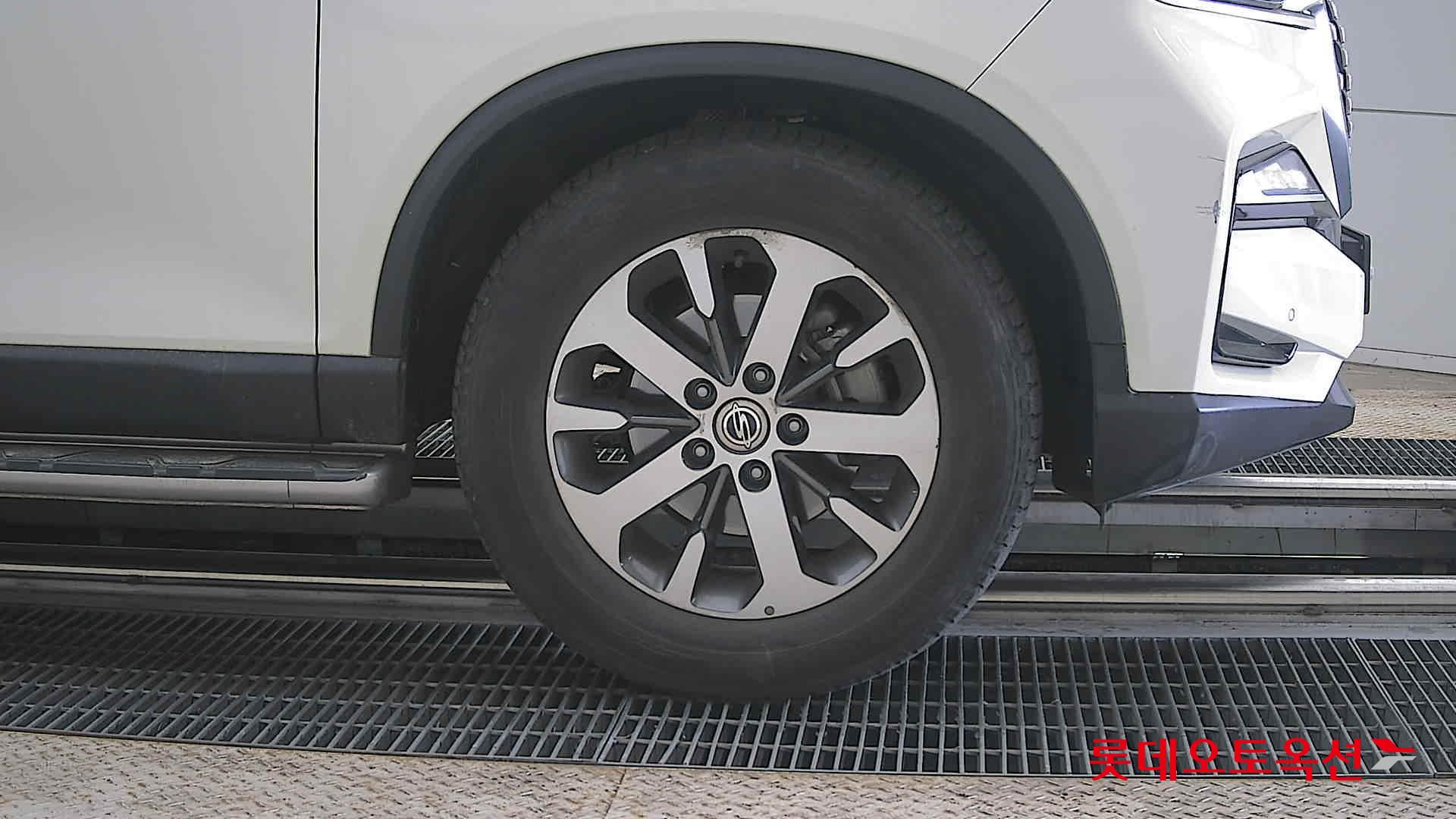 KG Mobility Rexton - 27