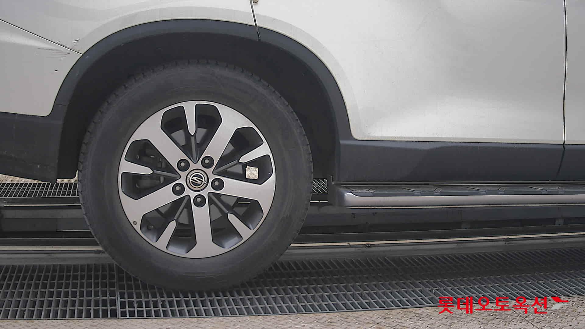 KG Mobility Rexton - 28