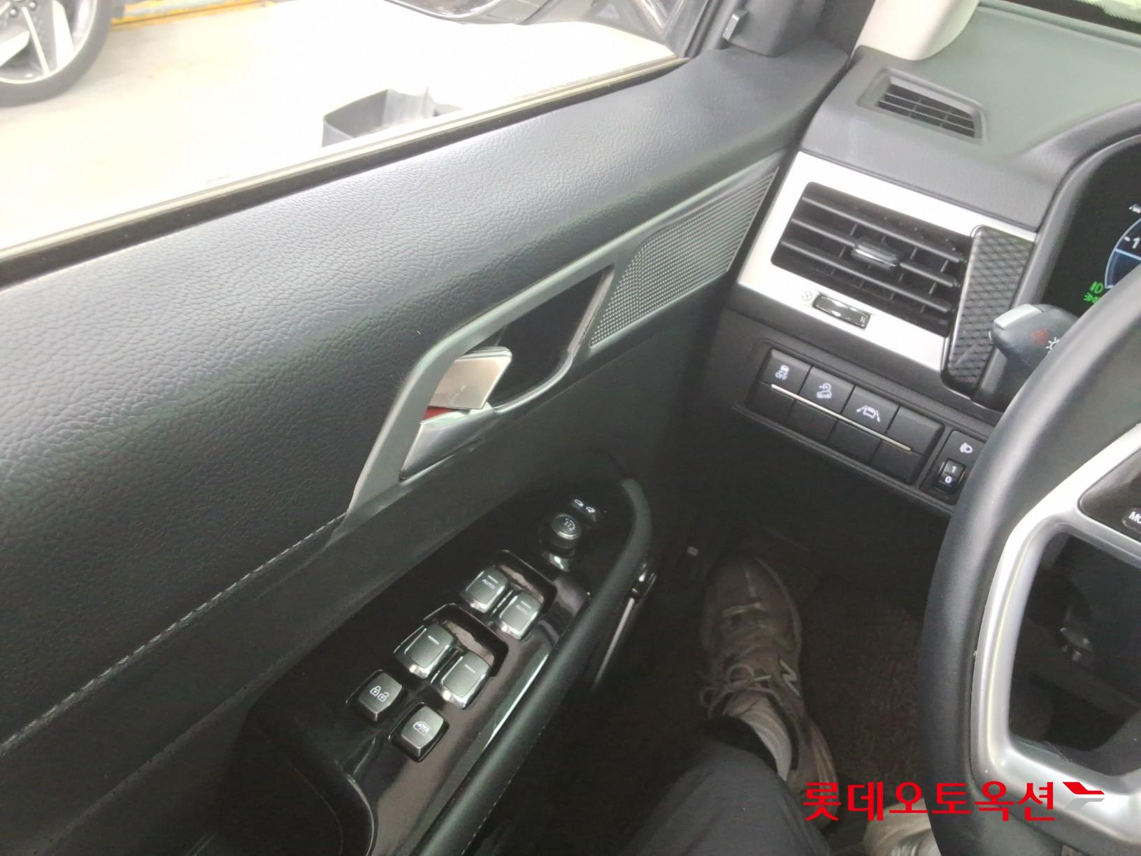KG Mobility Rexton - 29