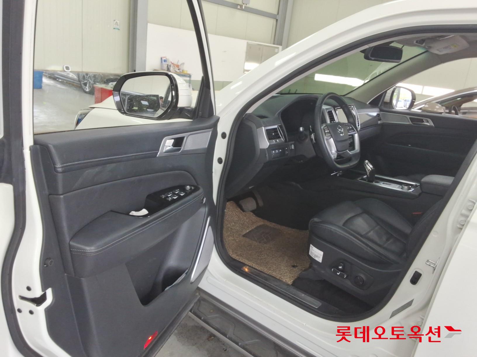 KG Mobility Rexton - 37