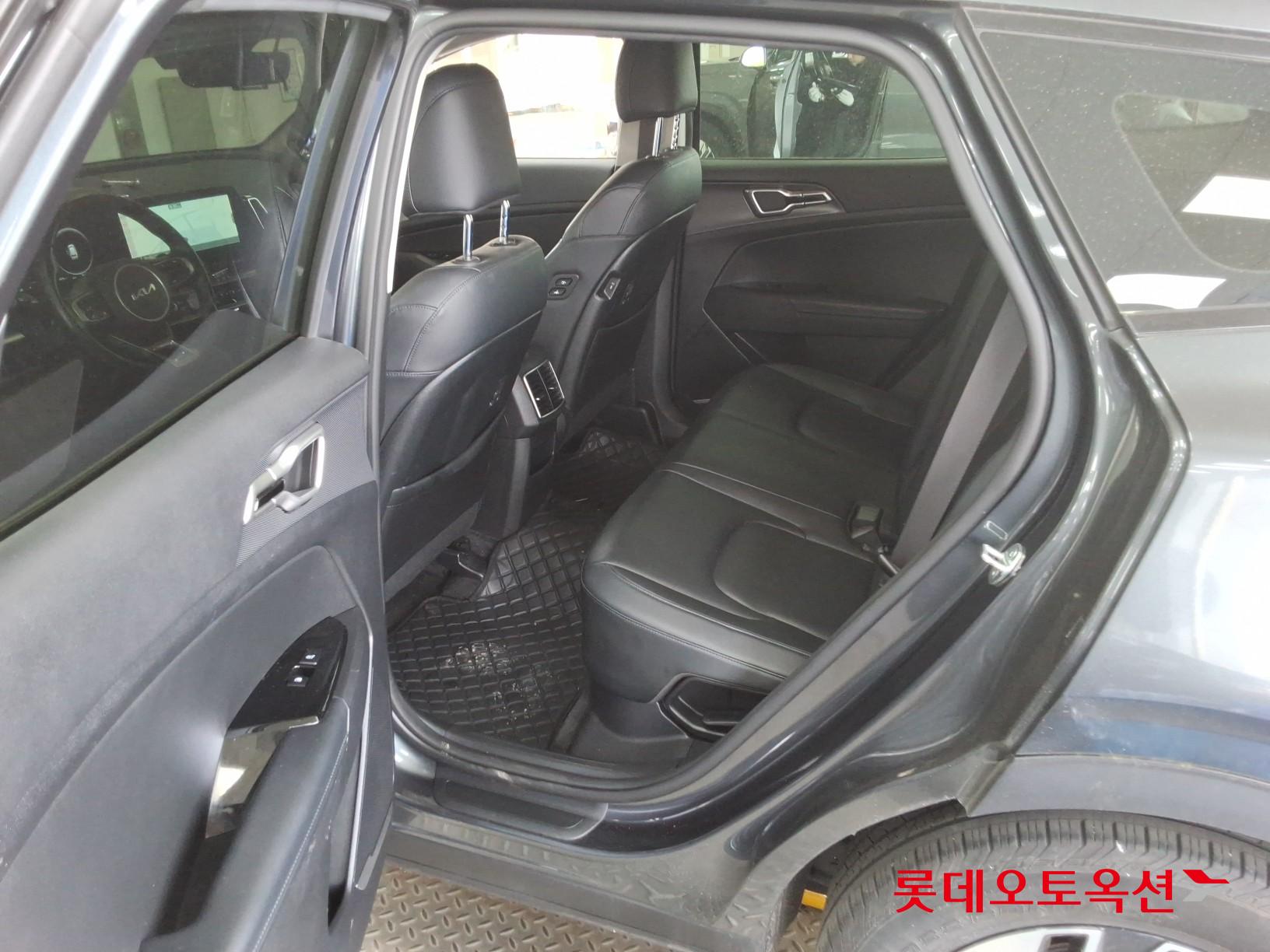 Kia Sportage 2023 - Image 37