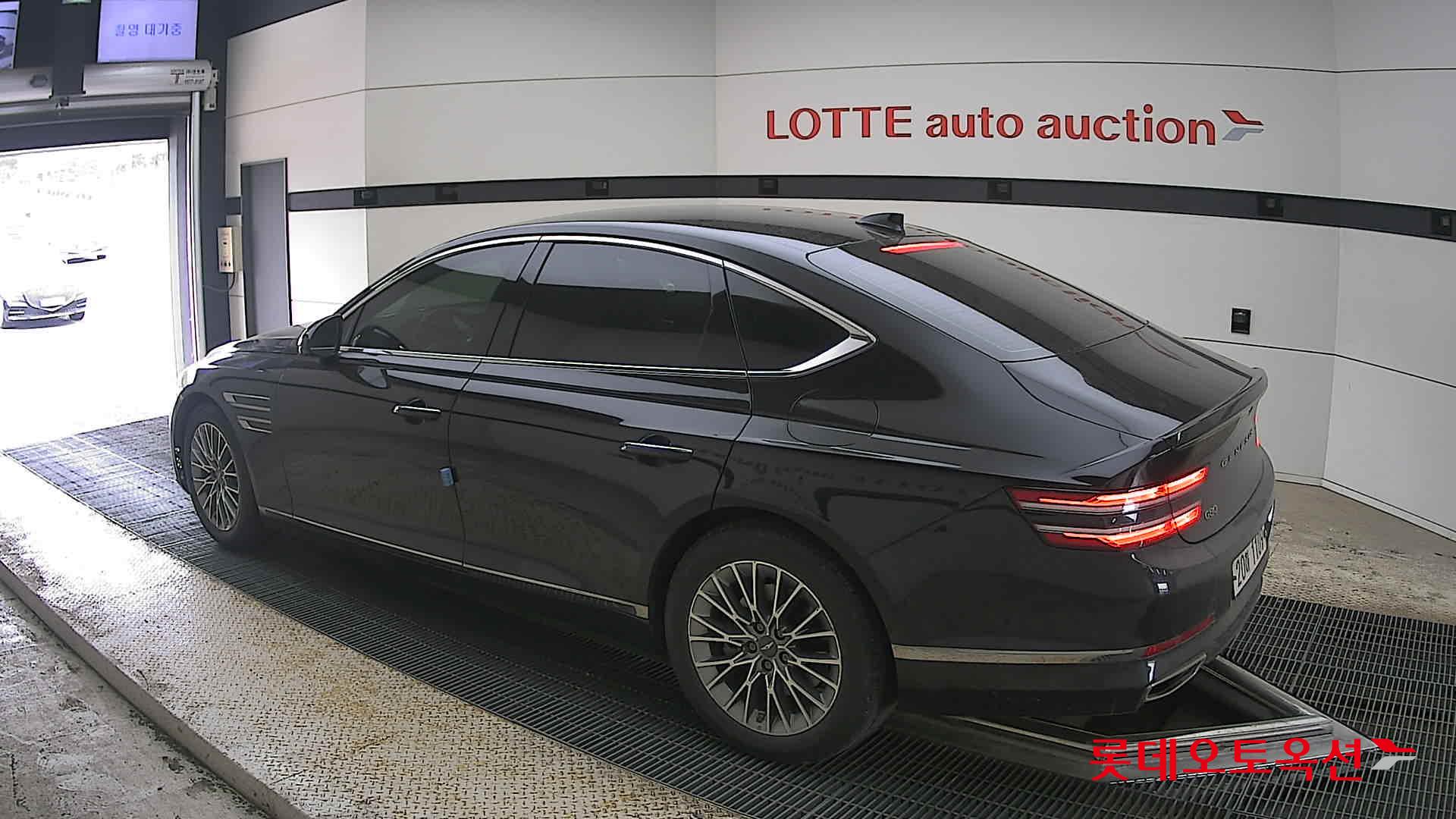 Genesis G80 2021 - Image 15