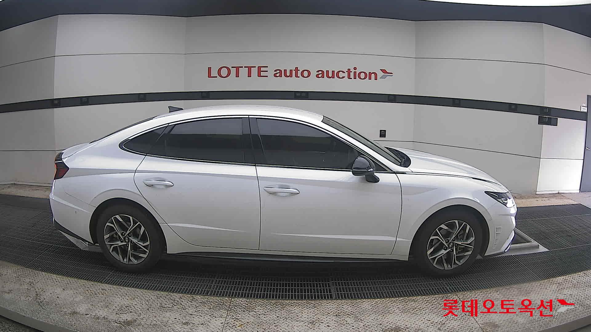 Hyundai Sonata 2022 - Image 21