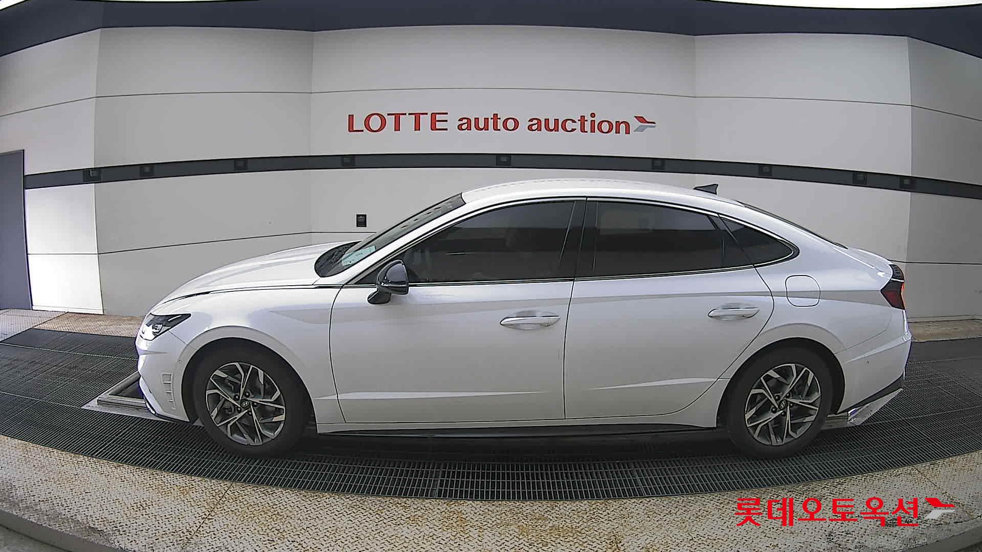 Hyundai Sonata 2022 - Image 13