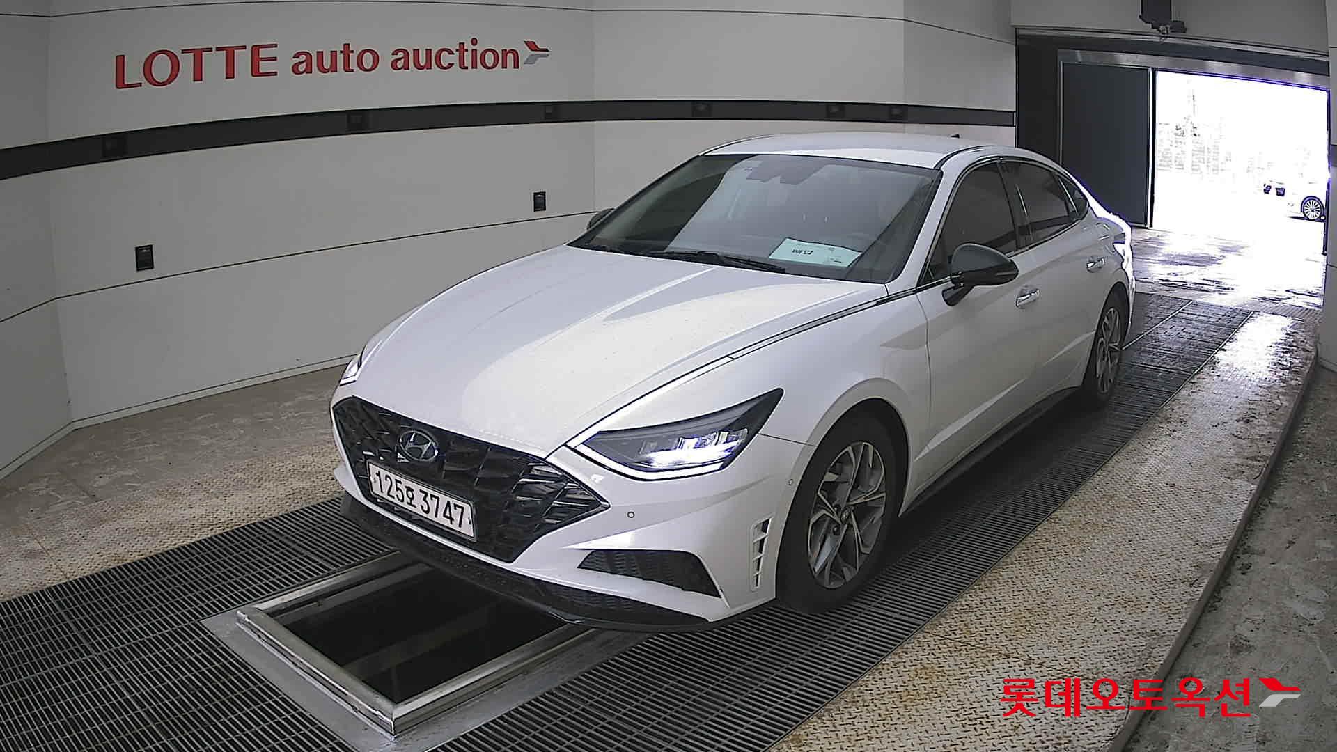 Hyundai Sonata 2022 - Image 3