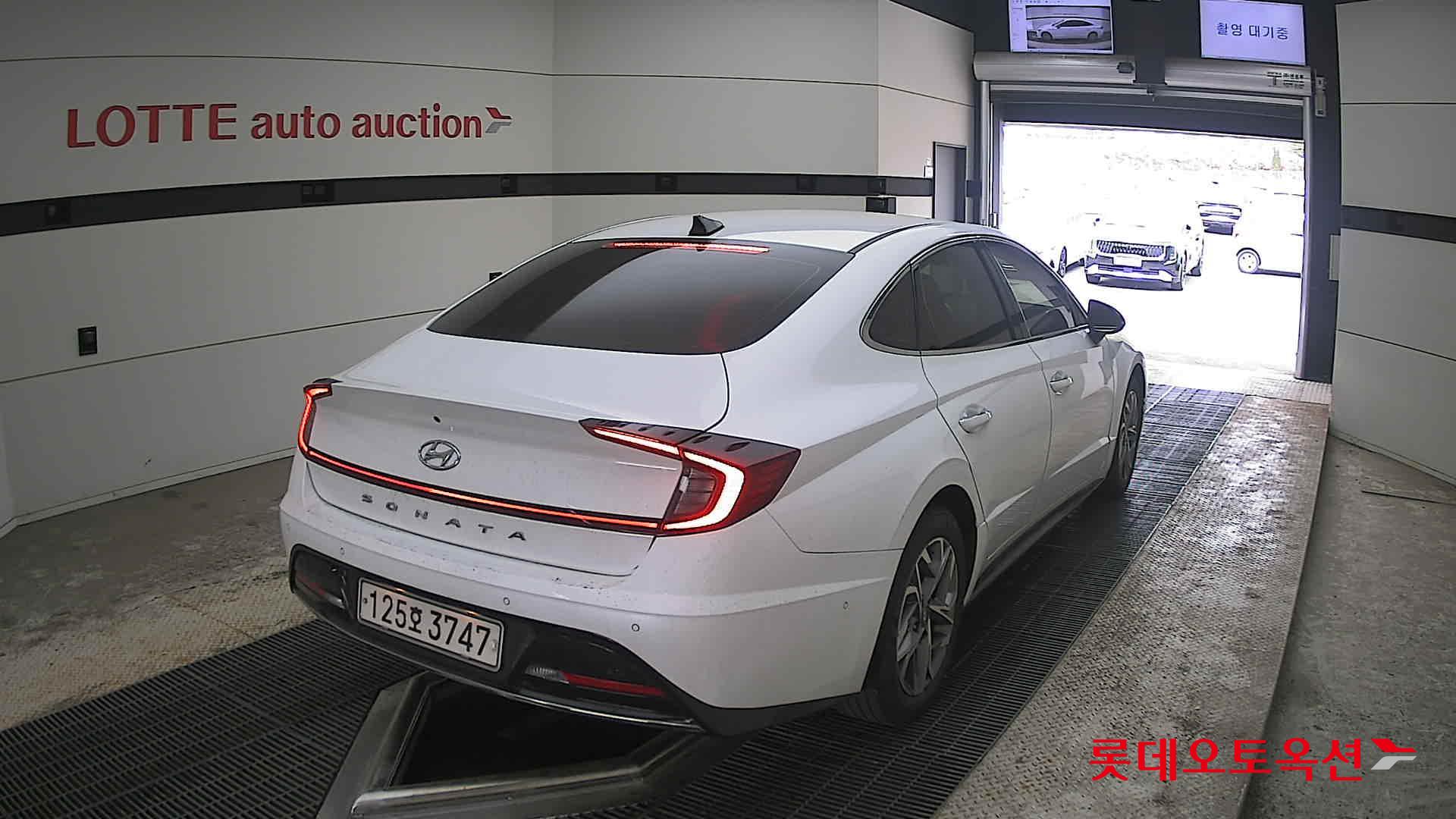 Hyundai Sonata 2022 - Image 18