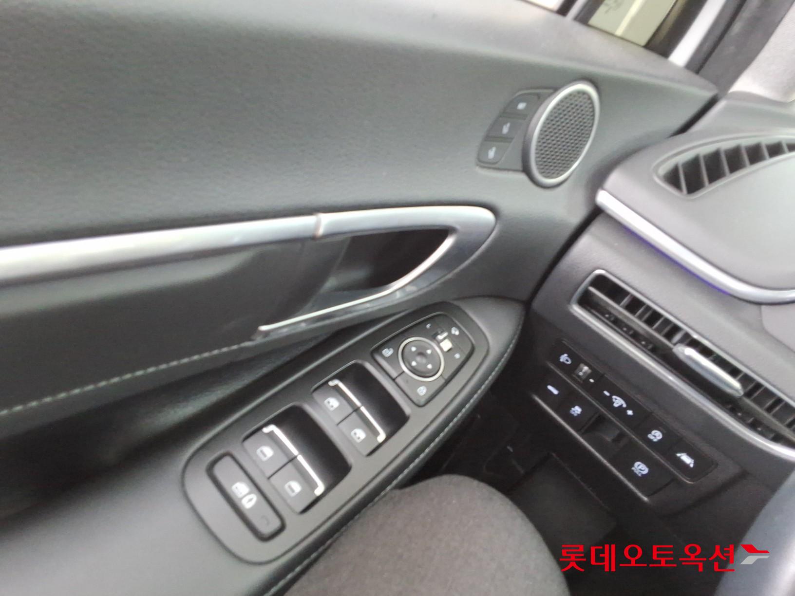 Hyundai Sonata 2022 - Image 29