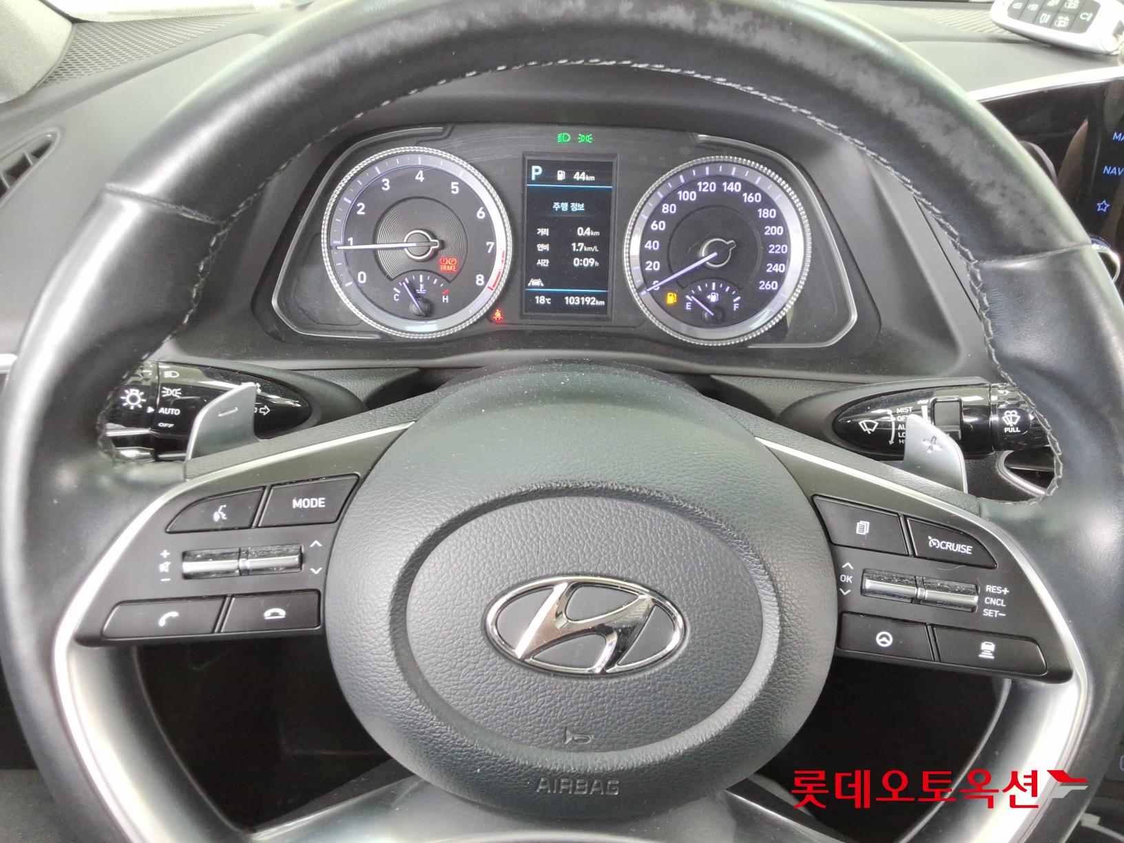 Hyundai Sonata 2022 - Image 30