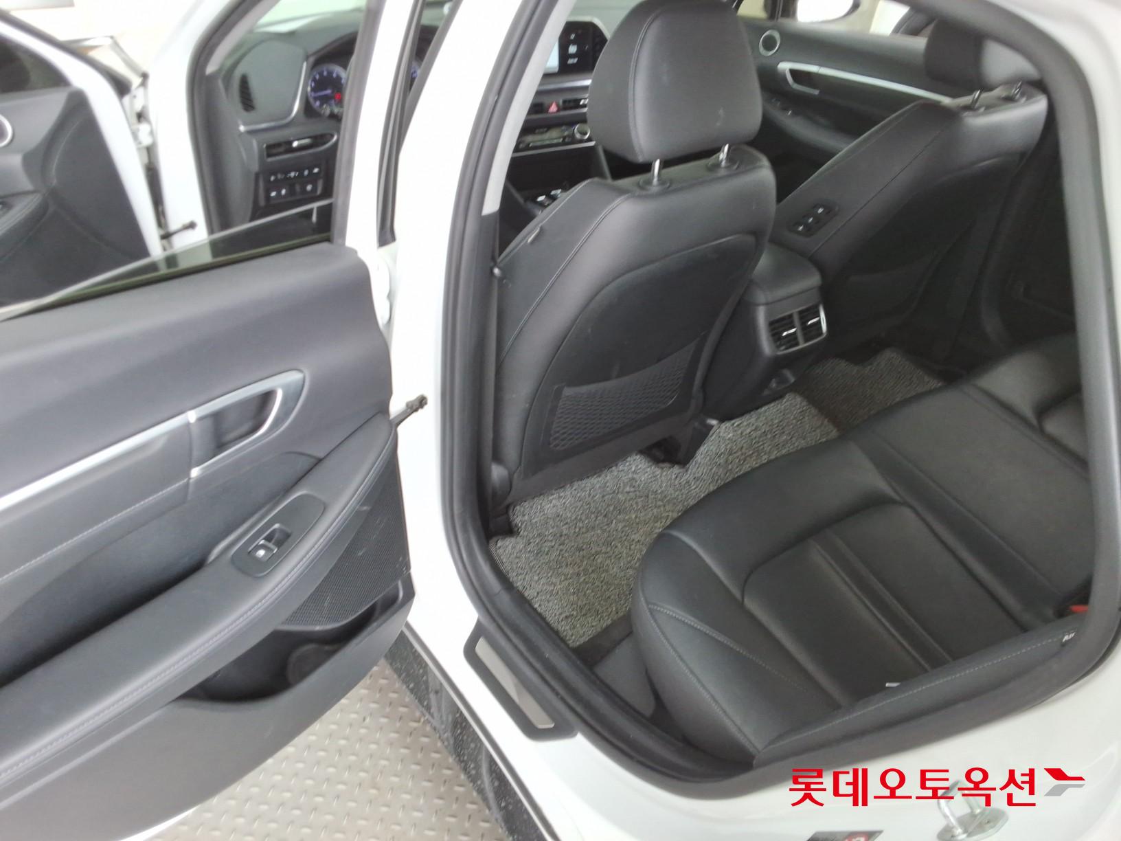 Hyundai Sonata 2022 - Image 38