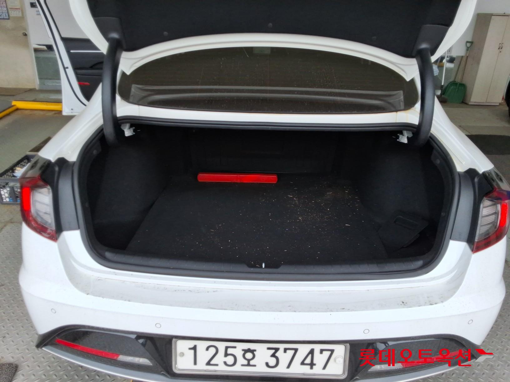 Hyundai Sonata 2022 - Image 9