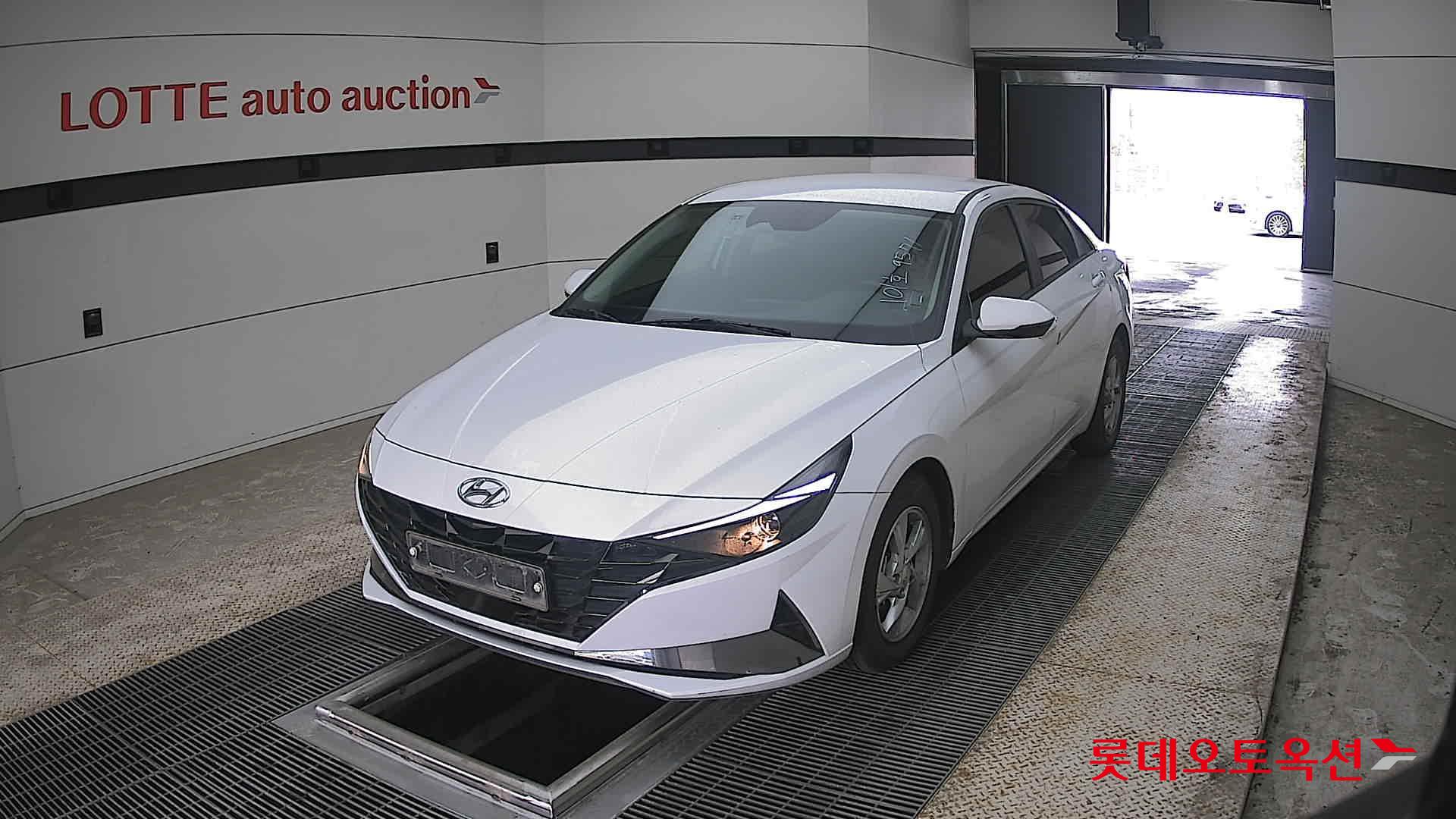 Hyundai Elantra 2021 - Image 10
