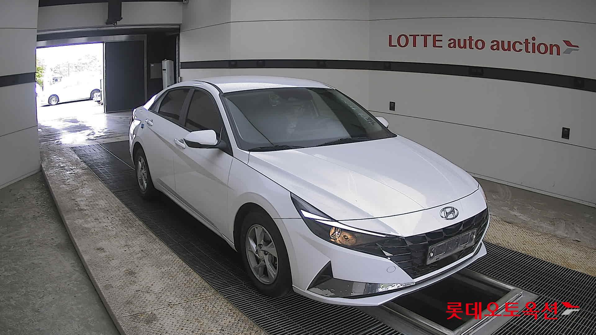 Hyundai Elantra 2021 - Image 6
